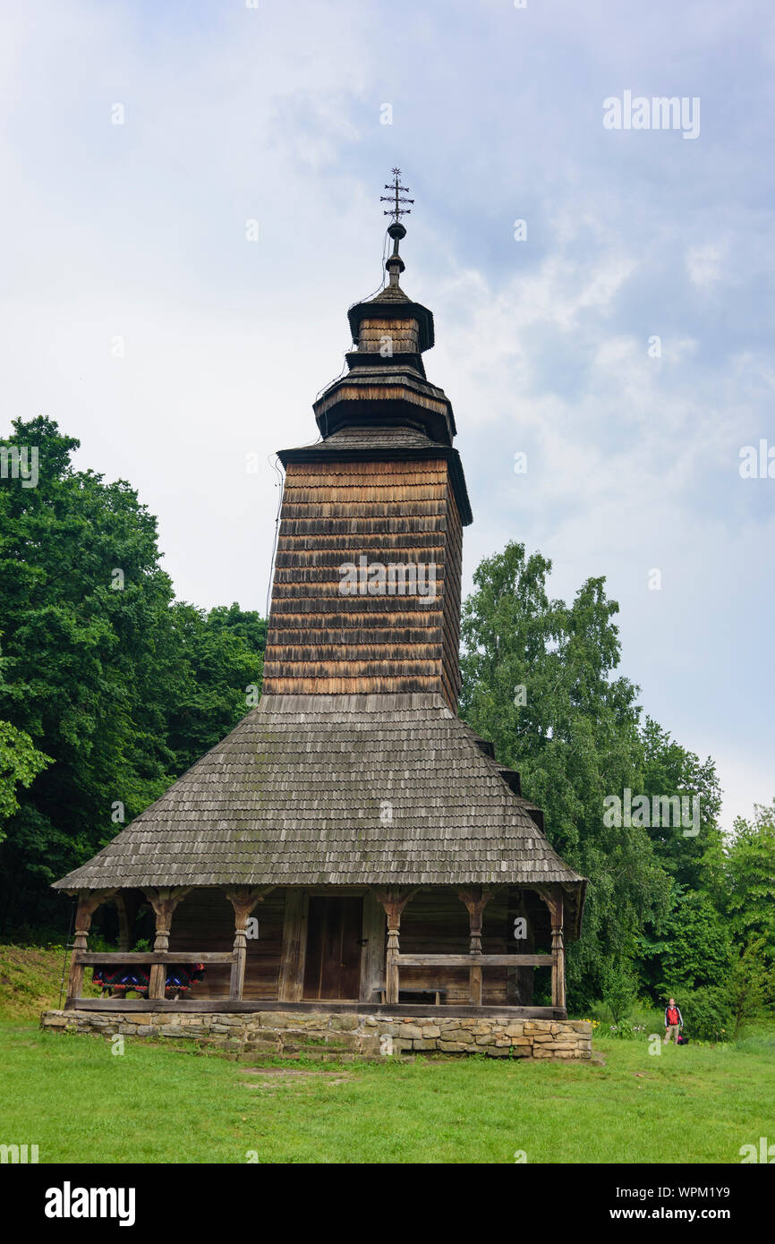 Kiev Kiev: Museo di architettura popolare e Folkways di Ucraina in Pyrohiv, chiesa di legno , a Kiev, Ucraina Foto Stock