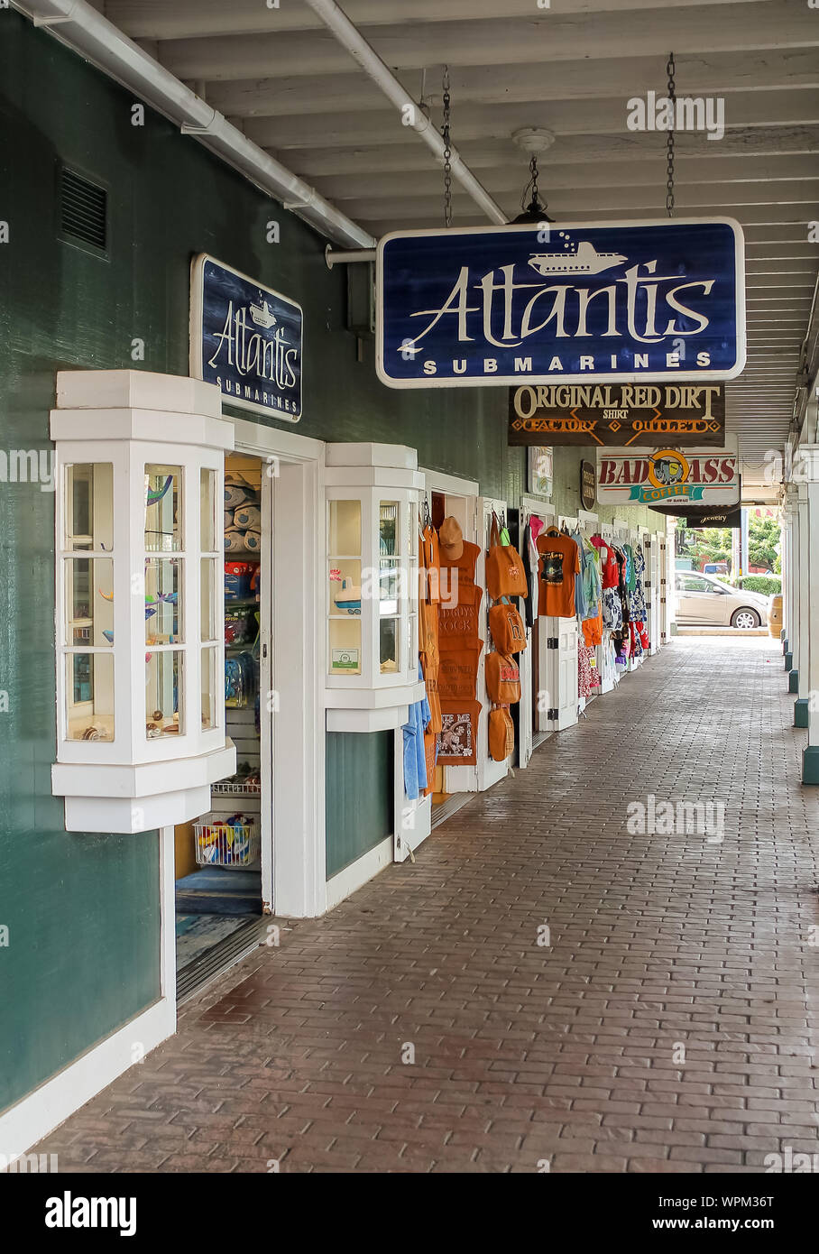 Vicolo di shopping in Front Street, Lahaina Città Vecchia, Maui, Hawaii, STATI UNITI D'AMERICA Foto Stock
