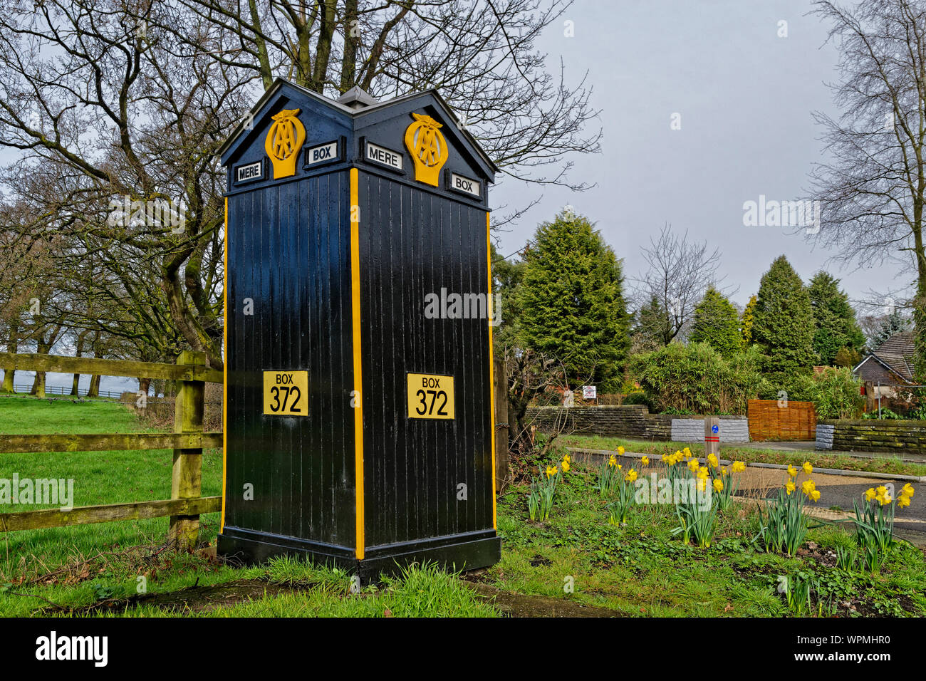 British Automobile Association (AA) telefono casella al mero angolo, Knutsford, Cheshire, Inghilterra. Regno Unito. Foto Stock