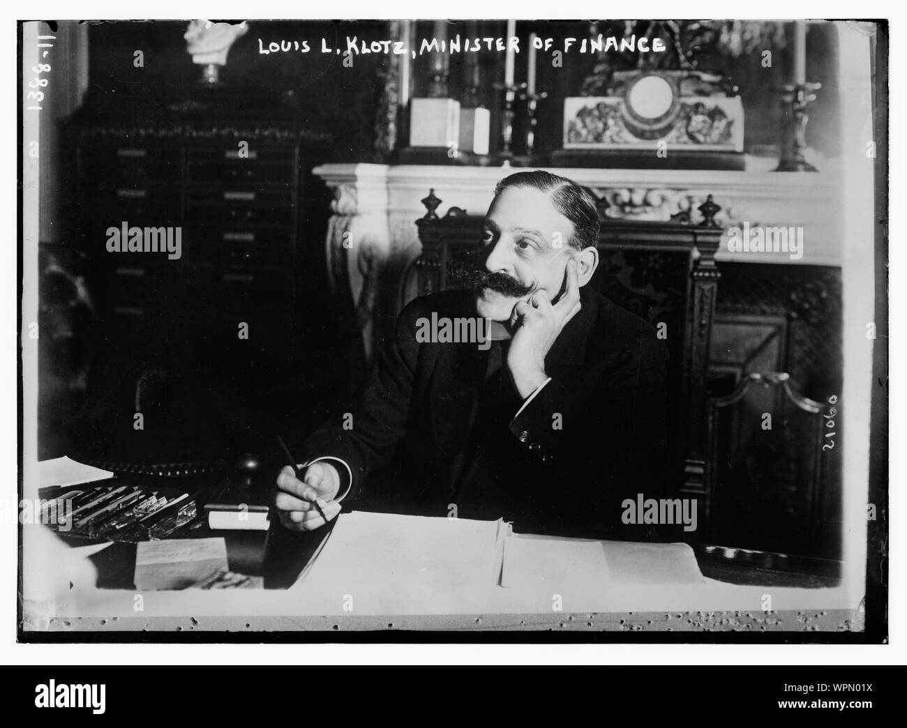 Louis L. Klotz, Ministro delle finanze Foto Stock