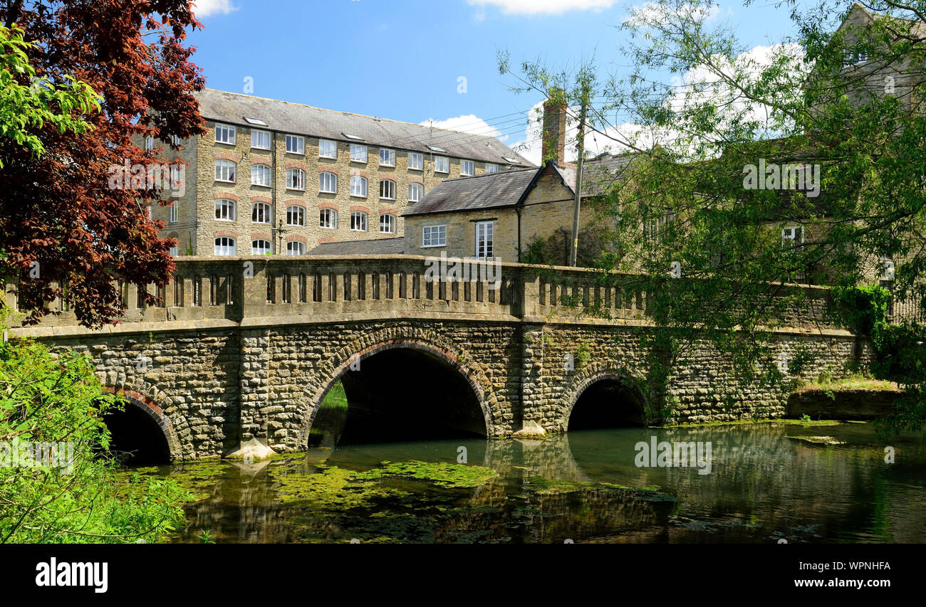 St John's ponte sopra il fiume Avon (Sherston branch) in Malmesbury, Wiltshire. Foto Stock