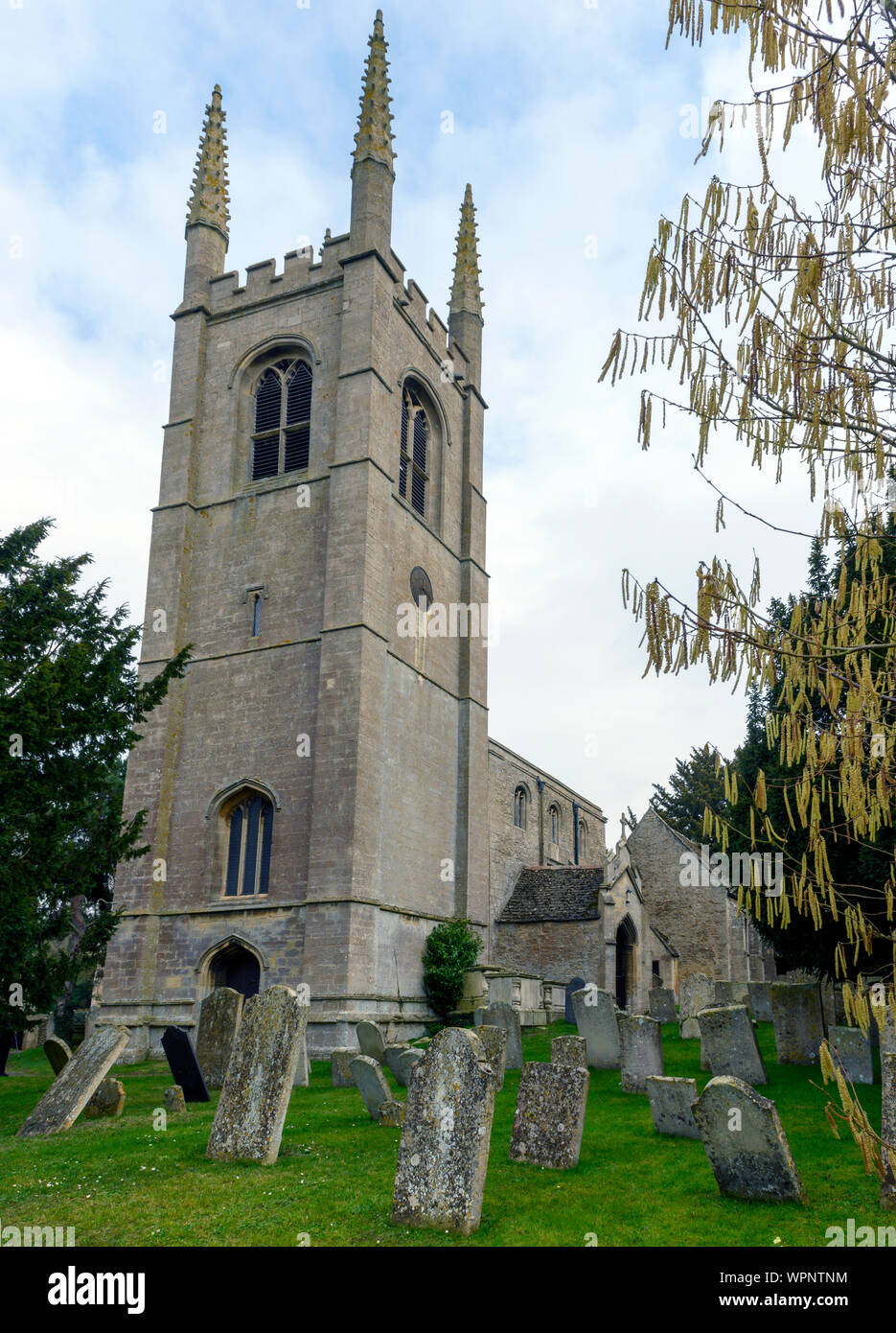 Tutti i Santi & St James chiesa parrocchiale di Collyweston, Northamptonshire, England, Regno Unito Foto Stock