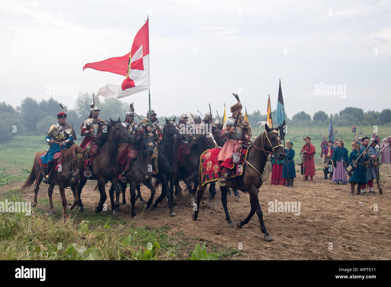 Il polacco ussari in carica Vivat Vasa 2019 Battaglia di due Vasas 1626 rievocazione in Gniew, Polonia. 10 agosto 2019 © Wojciech Strozyk / Alamy Stock Pho Foto Stock