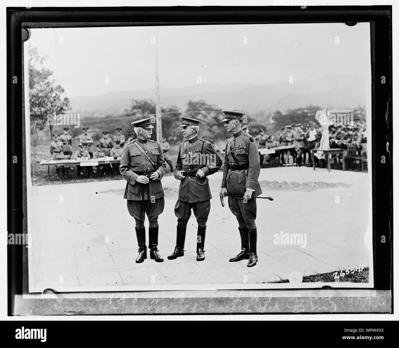 Il Mag. Gen. E.M. Lewis, Briga. Gen. R.P. Davis e Briga. Gen. V.A. Mosley, Fort Shafter, Hawaii Foto Stock