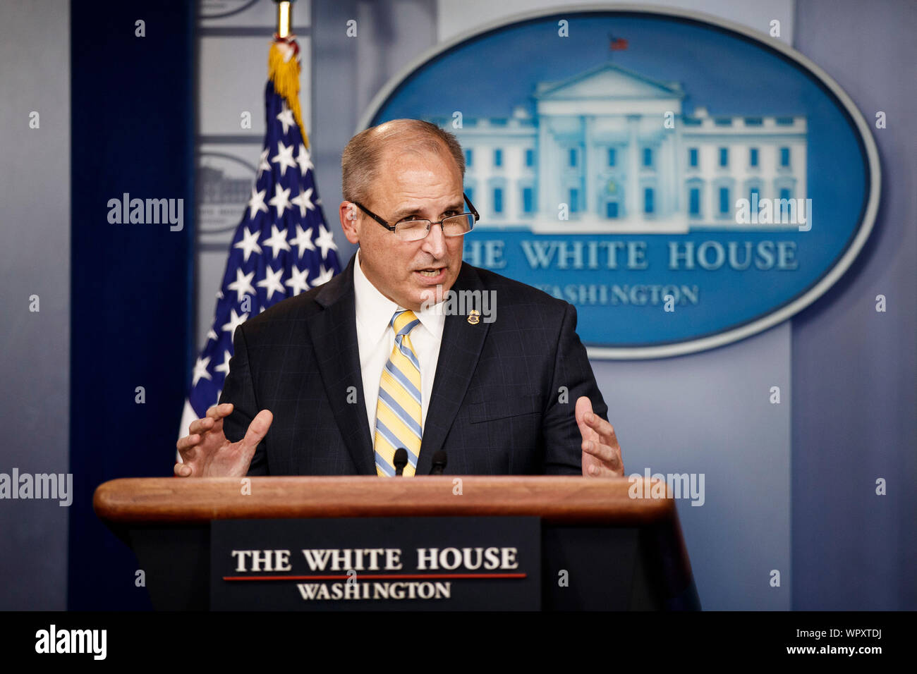 Washington, Stati Uniti d'America. 9 Sep, 2019. Agenti delle dogane e della protezione delle frontiere (CBP) Il commissario Mark Morgan parla durante un briefing con la stampa alla Casa Bianca a Washington DC, gli Stati Uniti e il 7 settembre 9, 2019. Gli Stati Uniti hanno arrestato o allontanato 64.000 persone alla frontiera meridionale nel mese di agosto, la registrazione di un terzo mese consecutivo in calo, secondo un funzionario lunedì. Credito: Ting Shen/Xinhua Foto Stock