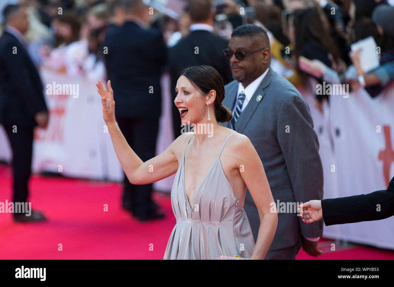 Toronto, Canada. 9 Sep, 2019. L'attrice Caitriona Balfe (anteriore) assiste la international premiere del film "Ford v Ferrari' a Roy Thomson Hall durante il 2019 Toronto International Film Festival (TIFF) a Toronto in Canada il 7 settembre 9, 2019. Credito: Zou Zheng/Xinhua Foto Stock