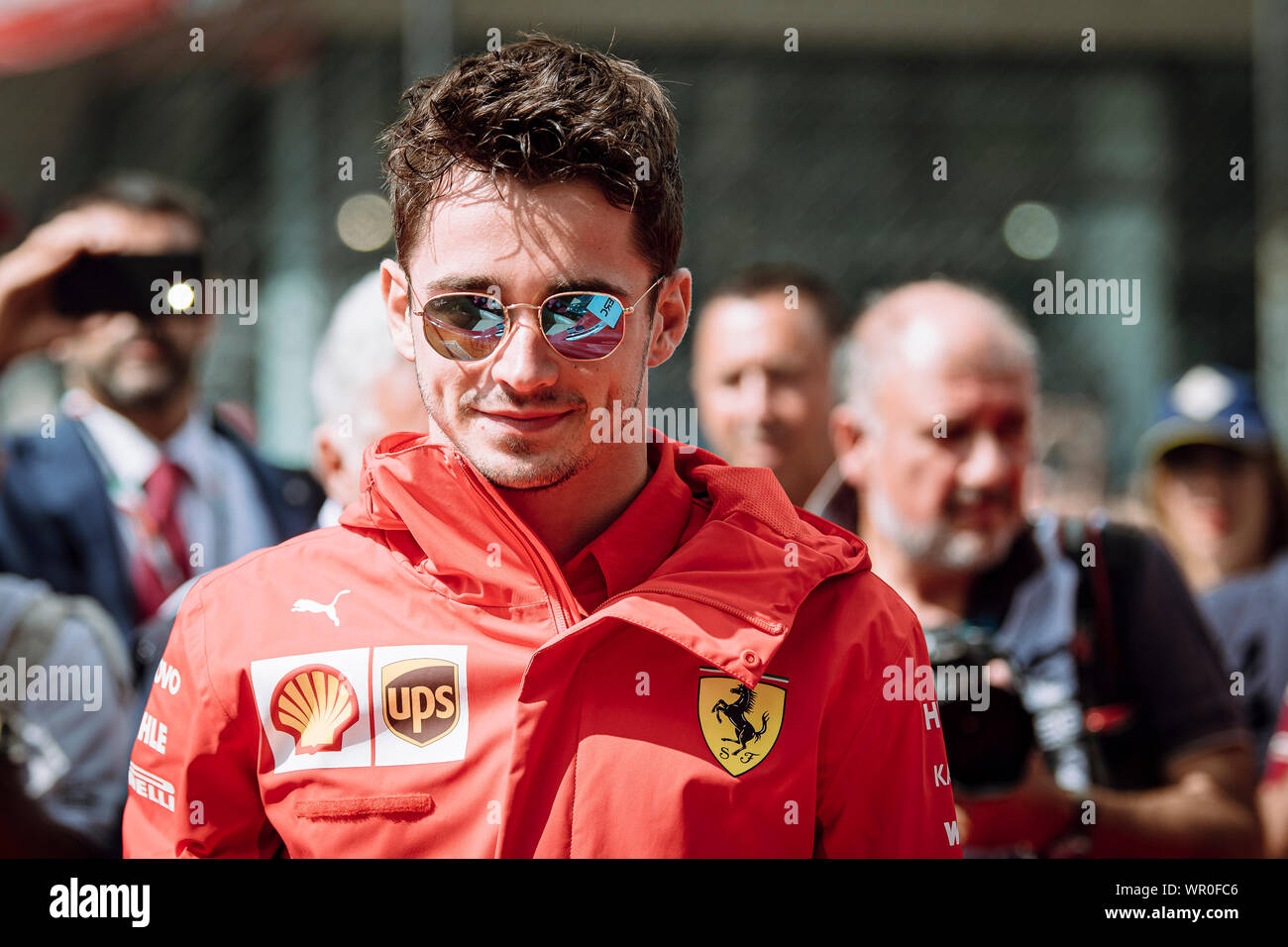 Monza, Italia. 08 Sep, 2019. La Scuderia Ferrari il pilota Monegasco, Charles Leclerc assiste la parata dei piloti davanti al pilota italiano F1 Grand Prix gara presso l'Autodromo Nazionale di Monza. Credito: SOPA Immagini limitata/Alamy Live News Foto Stock