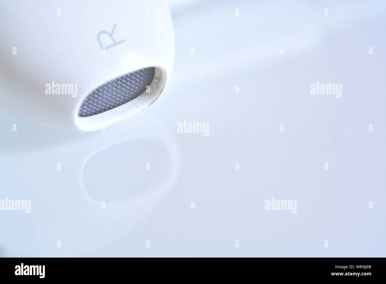Apple auricolari bianco ascolto di musica gli accessori per iphone ipod ipad digitale cuffie personali Foto Stock