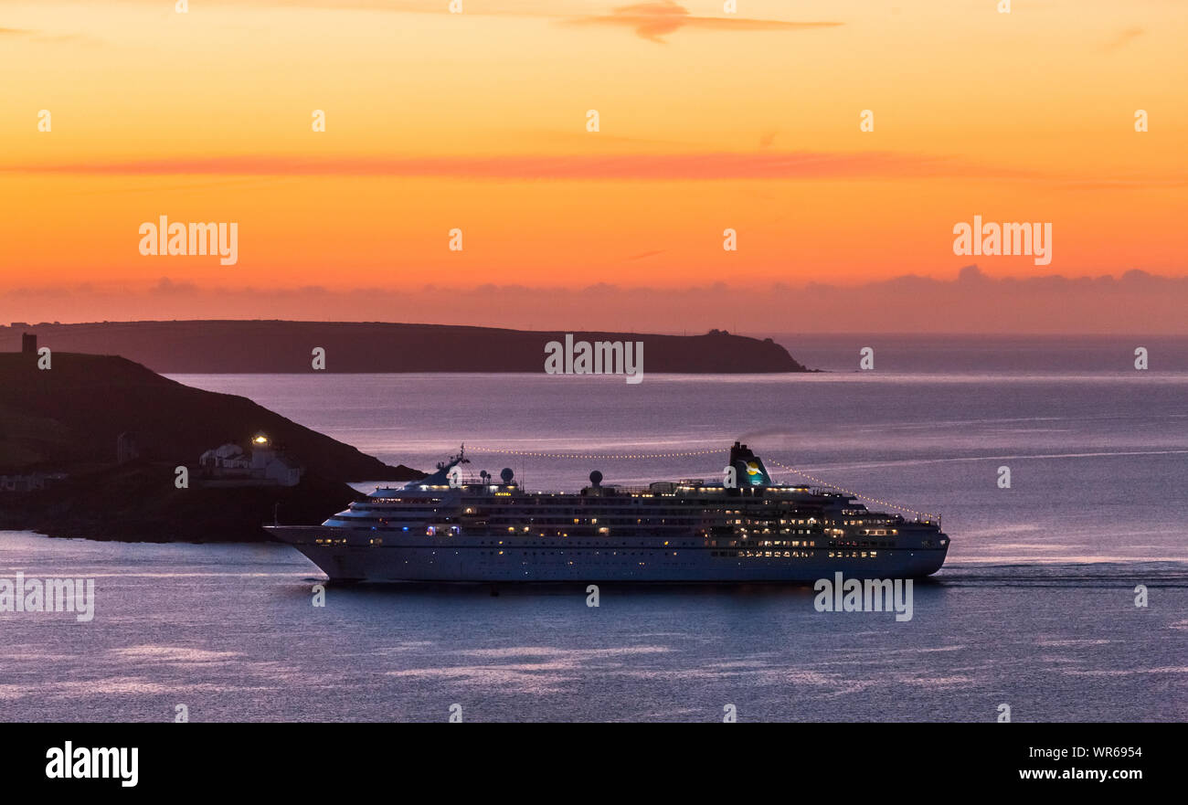 Roches Point, Cork, Irlanda. 10 Settembre, 2019. La nave di crociera Amadea arriva nel porto di Cork per un giorno di visita alla città storica di Cobh in Co. Cork, Irlanda. - Credito; David Creedon / Alamy Live News Foto Stock