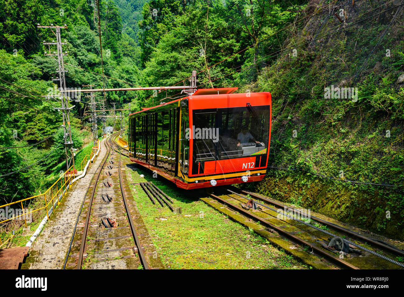 Wakayama, Giappone - 24 Luglio 2019: Nuova generazione del cavo auto operanti tra la stazione di Koyasan e Gokurakubashi stazione sul Nankai Koya Line. Esso co Foto Stock