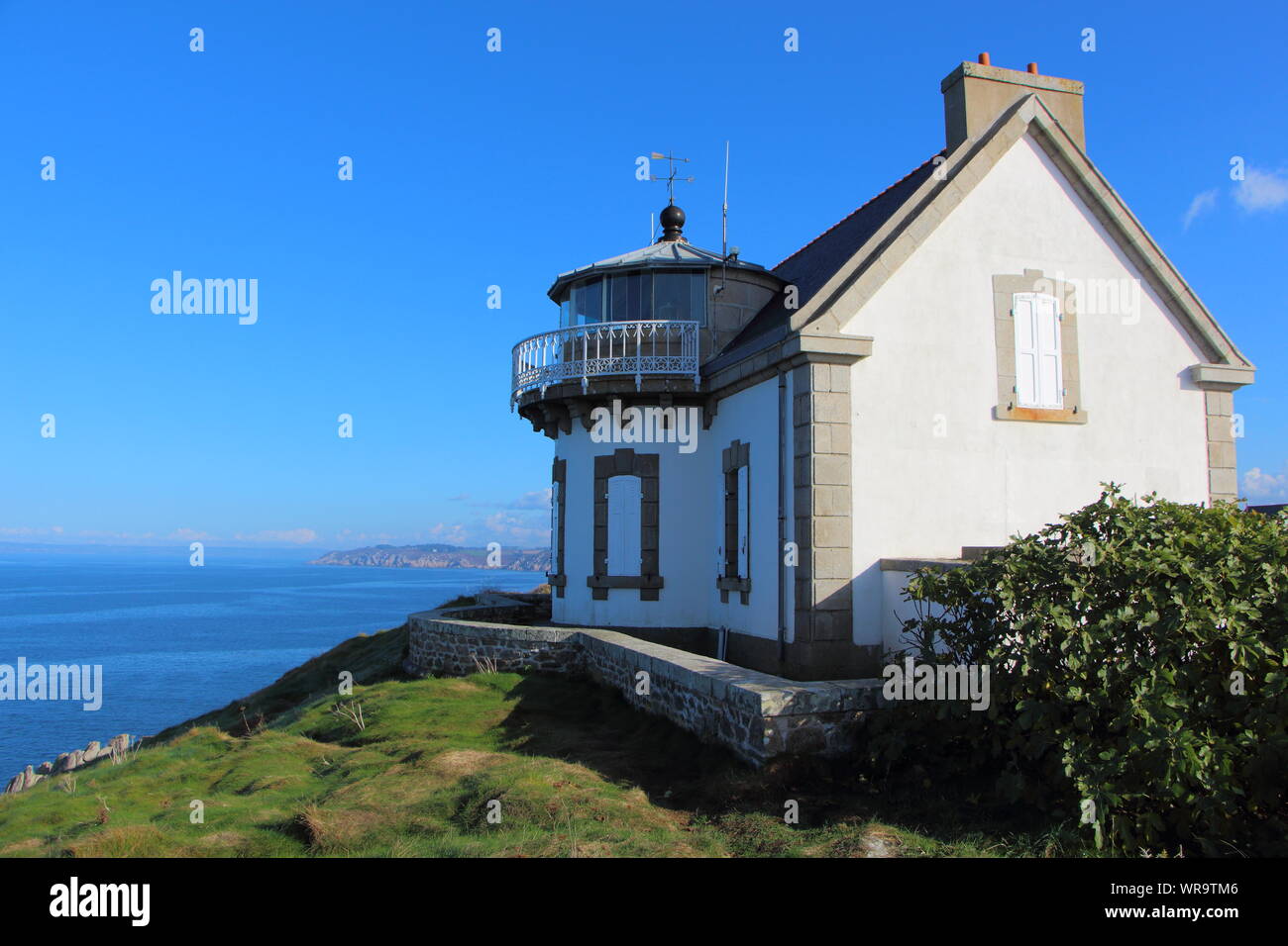 Faro di Millier punto Beuzec Cap Sizun e sul mare della baia di Douarnenez Foto Stock