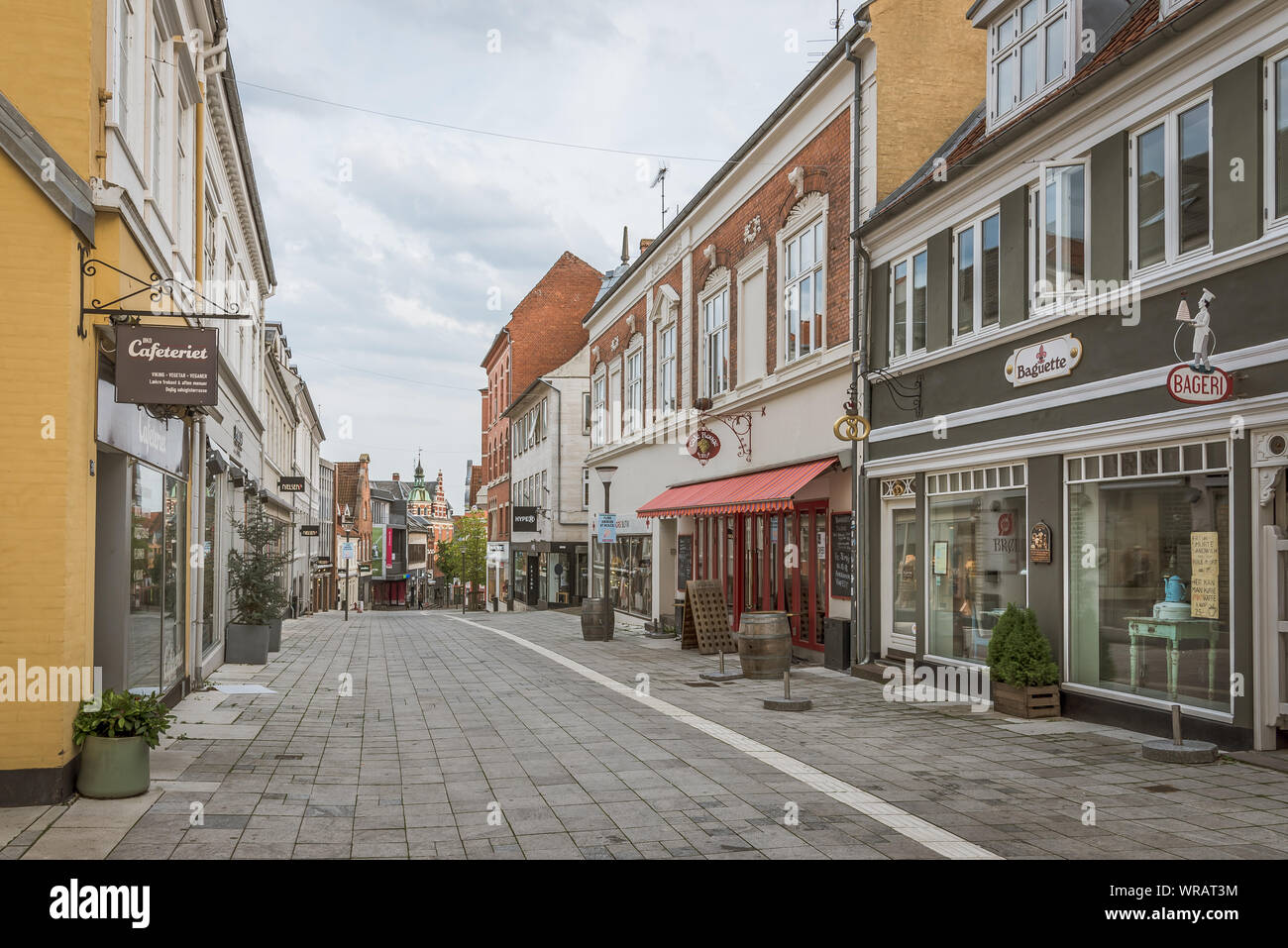 Un spopolato strada pedonale una serata in giugno presso la città danese Svendborg, luglio 10, 2019 Foto Stock