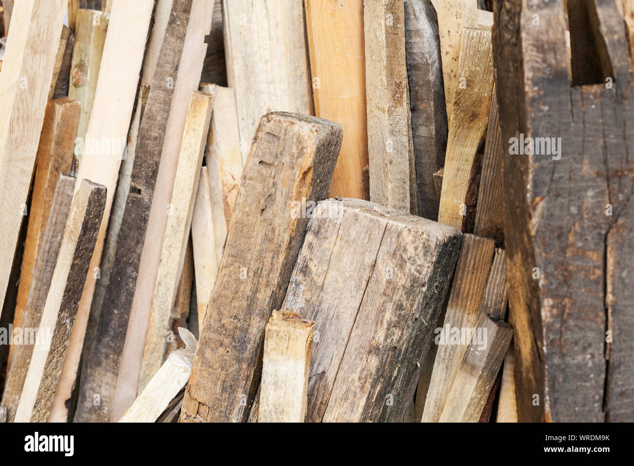 Storage in legno con travi a vista in legno e xilografia per uso in officina, Holzwerksatt Foto Stock