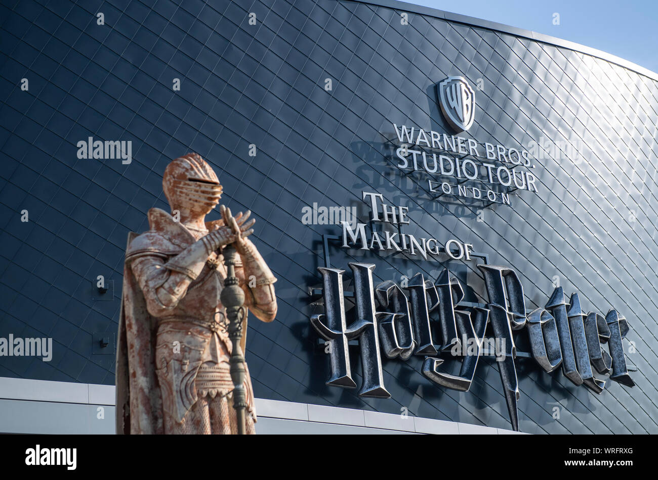 Esterno della Warner Bros facendo di Harry Potter Studio Tour a Leavesden, Hertfordshire, Inghilterra, Regno Unito Foto Stock