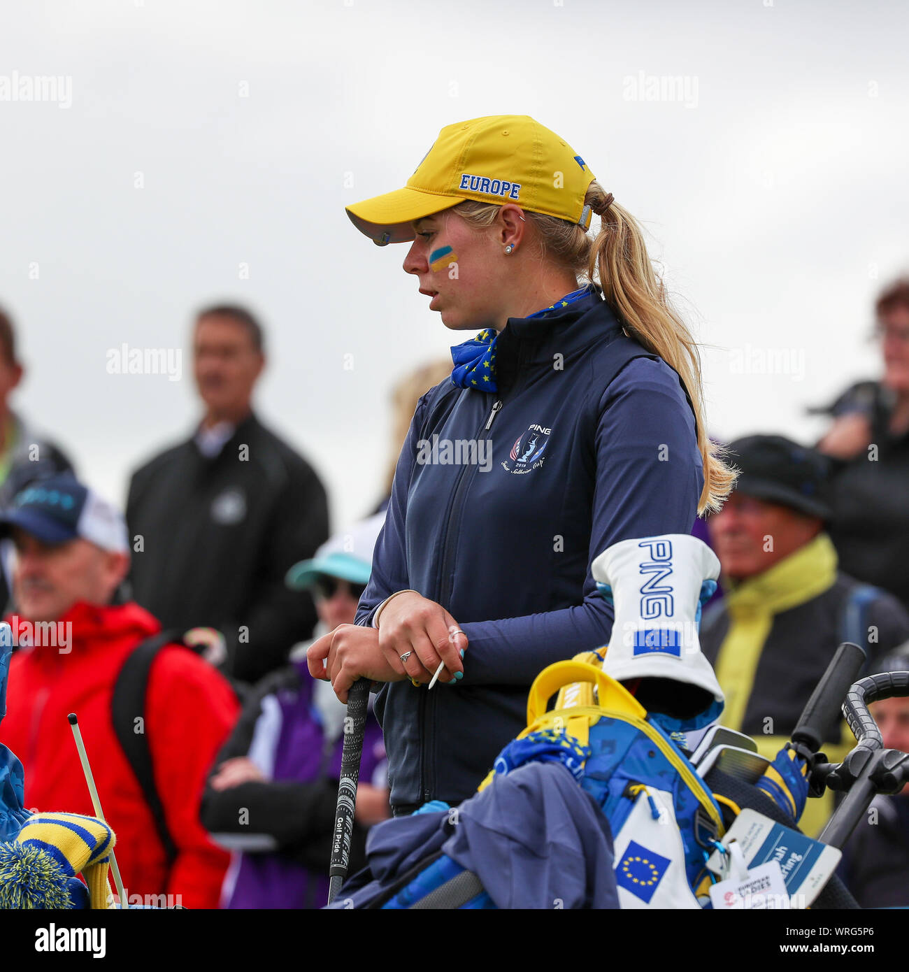 Gleneagles Regno Unito. Il 10 settembre 2019. Nel pomeriggio le associazioni di Hannah Darling e ANNABELL FULLER, rappresentanza dell'Europa versus SADIE ENGLEMANN e Rachel ontrollare che rappresenta gli Stati Uniti, la riproduzione formato fourball, America ha vinto, uno fino .Annabell Fuller in attesa di giocare al XIII il raccordo a t. Credito: Findlay/Alamy News Foto Stock