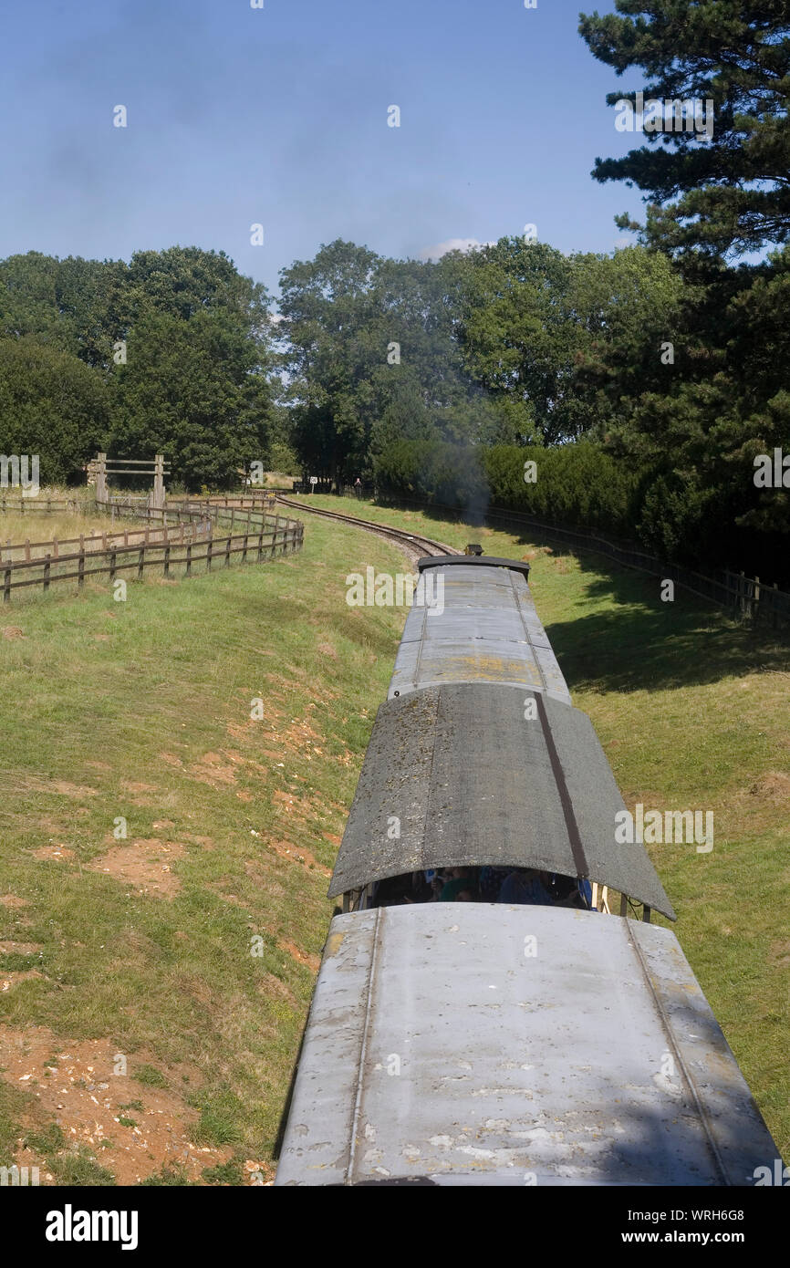 Lo Zoo Whipsnade bolina vapore treno inizia la sua corsa di safari Foto Stock