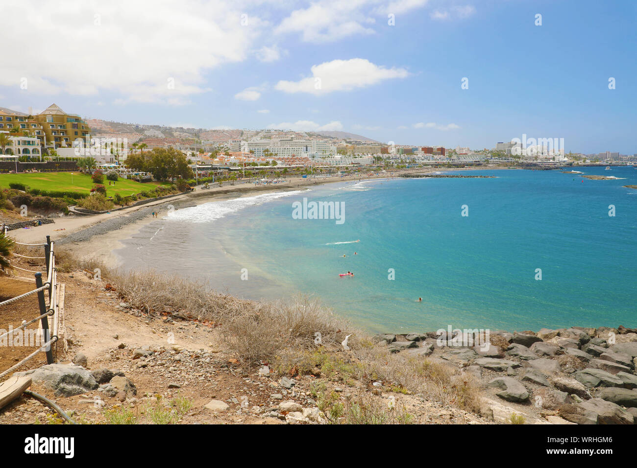 TENERIFE, Spagna - 28 Maggio 2019: Playa De Fanabe Beach sulla Costa Adeje, Tenerife. Foto Stock