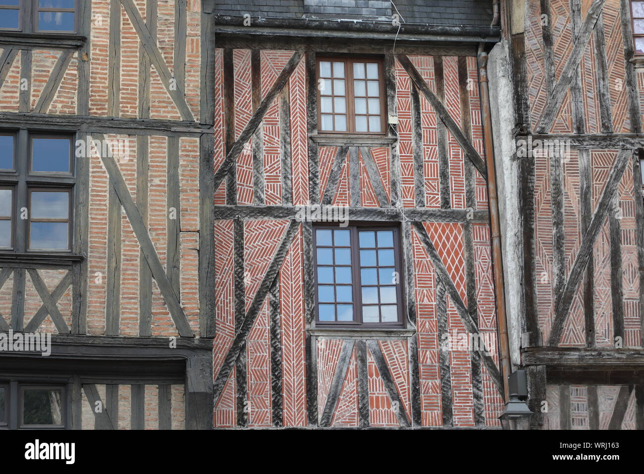 Costruzioni in mattoni di epoca medievale, Tours, Francia Foto Stock