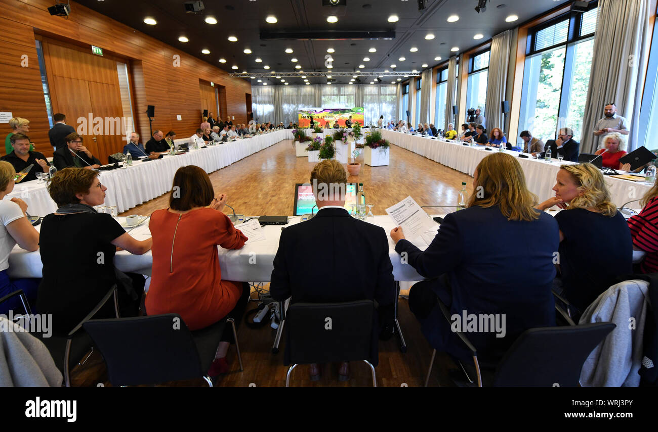 Weimar, Germania. 04 Sep, 2019. Il verde del gruppo parlamentare del ritiro comincia. Gli argomenti dell'autunno ritiro sarà la crisi climatica, trasformazione economica e la situazione sociale del ruolo dell' Europa e la minaccia di destra il terrore in Germania. Credito: Martin Schutt/dpa-Zentralbild/dpa/Alamy Live News Foto Stock