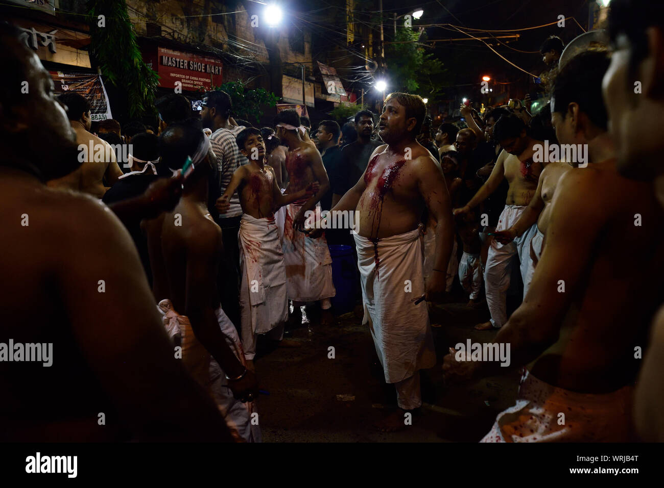 Kolkata, West Bengal, India. Decimo Sep, 2019. Musulmani indiani durante Muharram processione in Kolkata su 10/09/2019 Credit: Sumit Sanyal/ZUMA filo/Alamy Live News Foto Stock