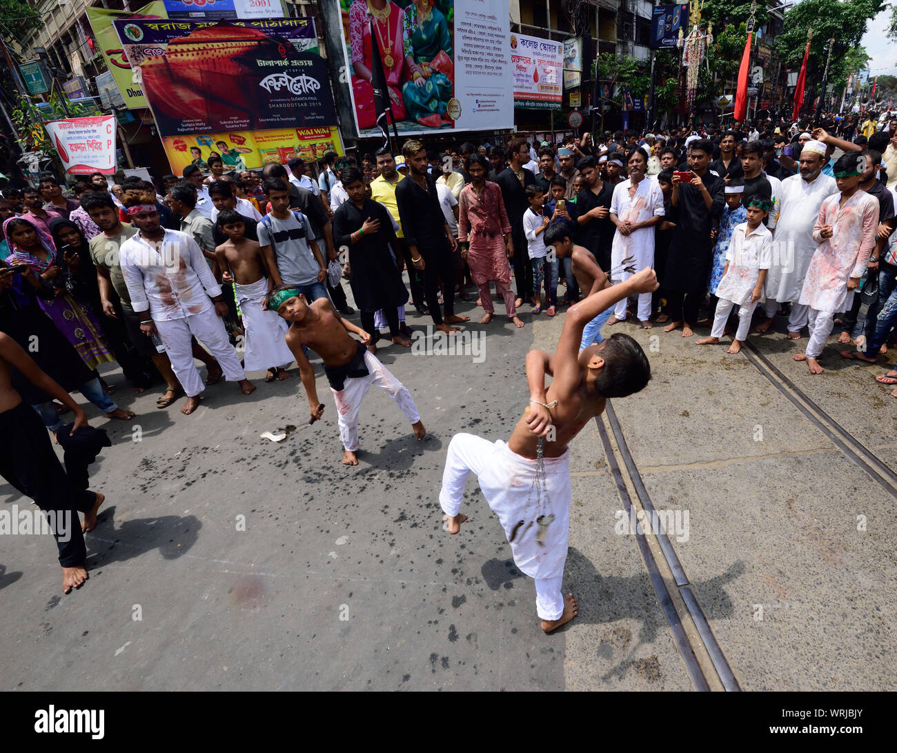 Kolkata, West Bengal, India. Decimo Sep, 2019. Musulmani indiani durante Muharram processione in Kolkata su 10/09/2019 Credit: Sumit Sanyal/ZUMA filo/Alamy Live News Foto Stock