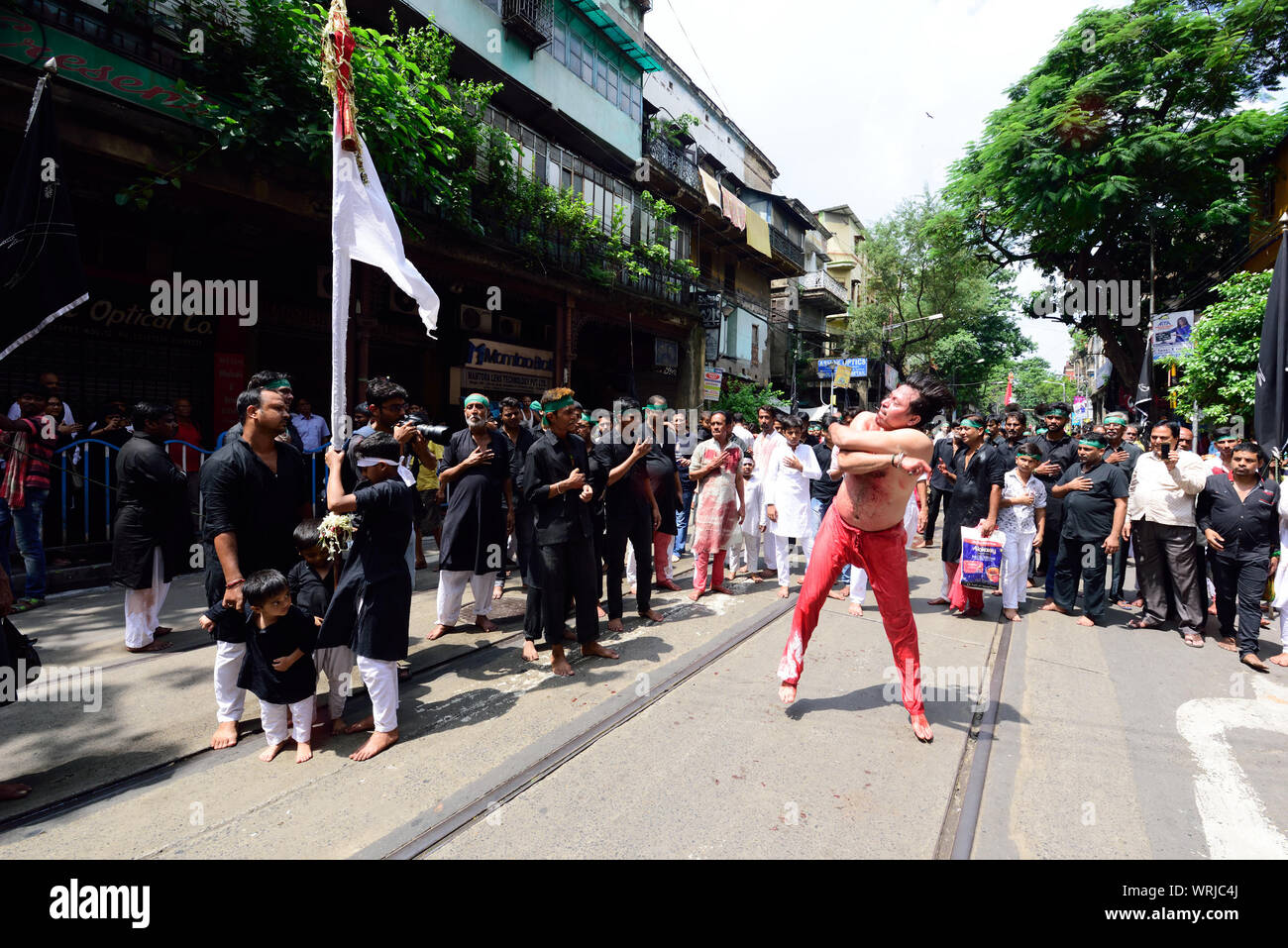 Kolkata, West Bengal, India. Decimo Sep, 2019. Musulmani indiani durante Muharram processione in Kolkata su 10/09/2019 Credit: Sumit Sanyal/ZUMA filo/Alamy Live News Foto Stock