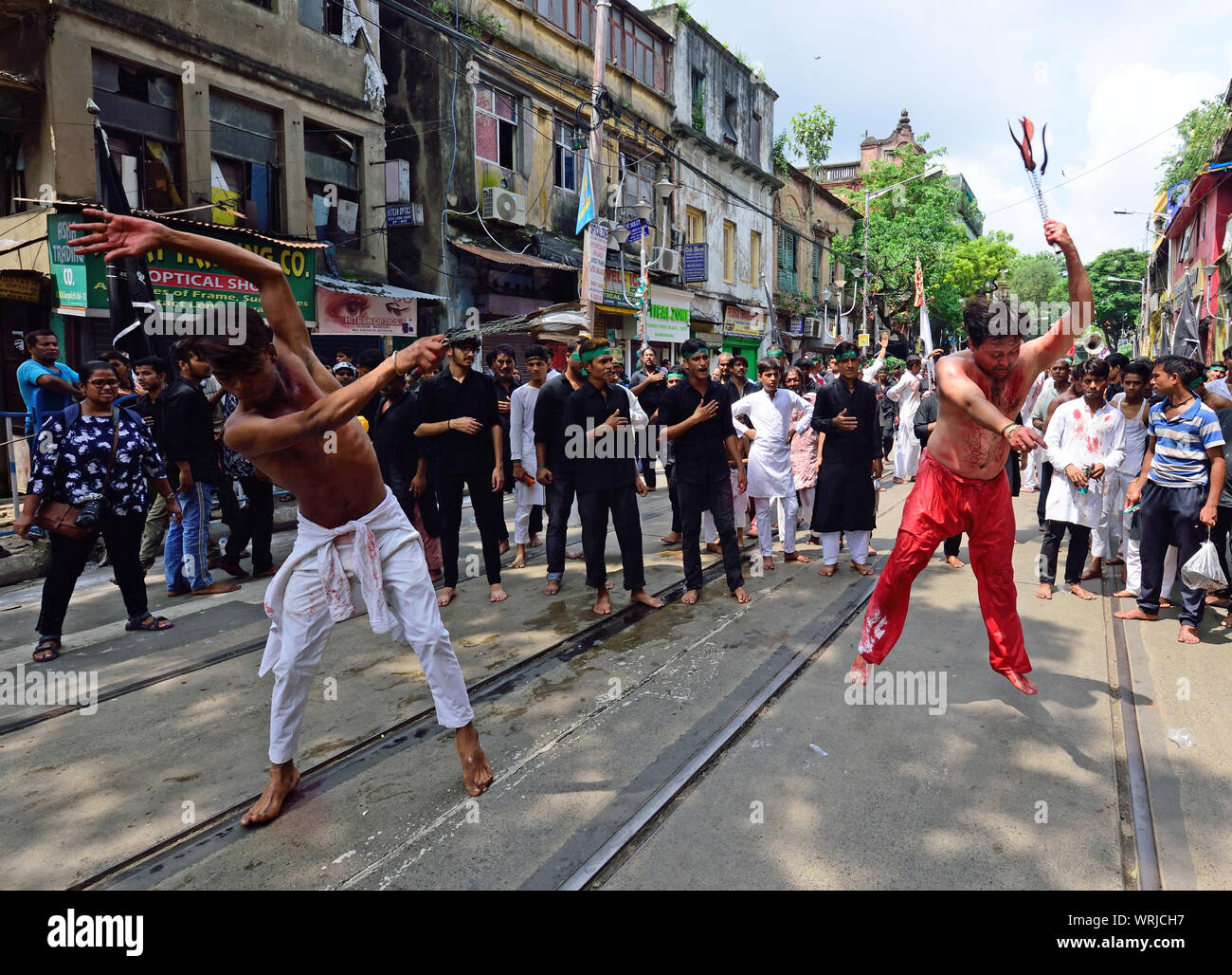Kolkata, West Bengal, India. Decimo Sep, 2019. Musulmani indiani durante Muharram processione in Kolkata su 10/09/2019 Credit: Sumit Sanyal/ZUMA filo/Alamy Live News Foto Stock