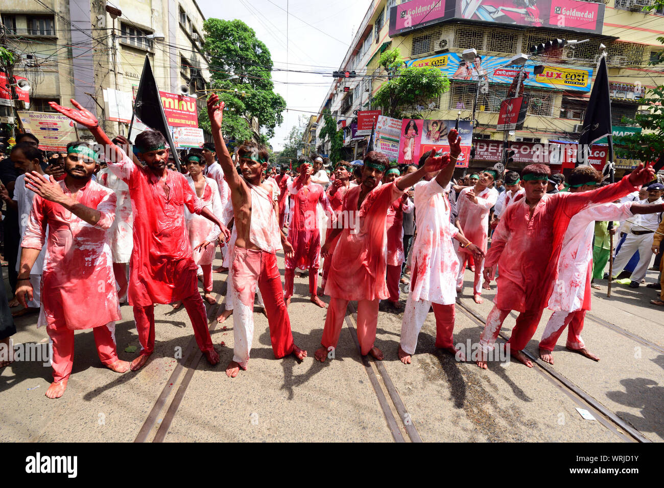 Kolkata, West Bengal, India. Decimo Sep, 2019. Musulmani indiani durante Muharram processione in Kolkata su 10/09/2019 Credit: Sumit Sanyal/ZUMA filo/Alamy Live News Foto Stock