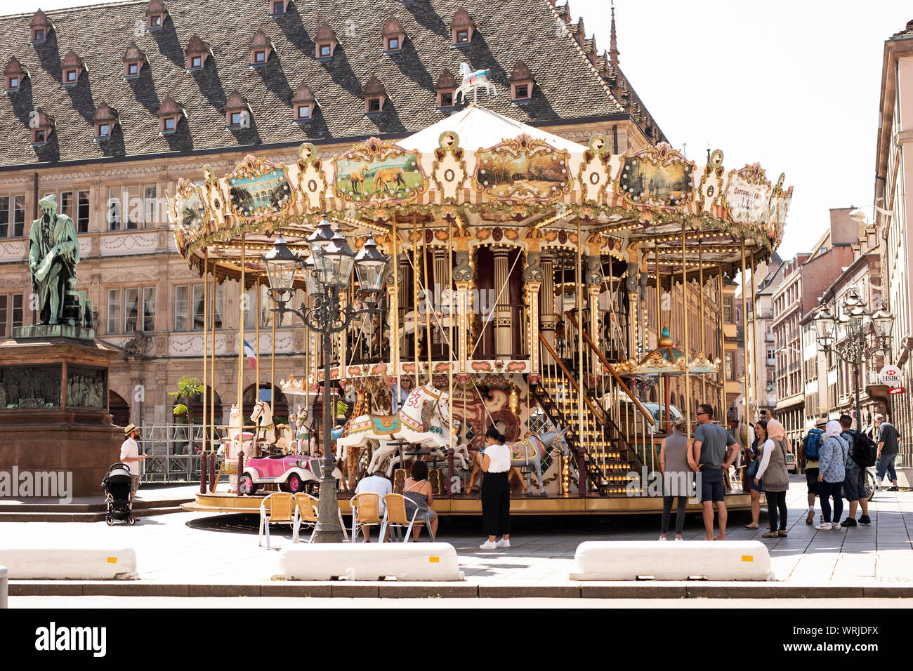 Il Carousel 1900 a Place Gutenberg a Strasburgo, Francia. Foto Stock