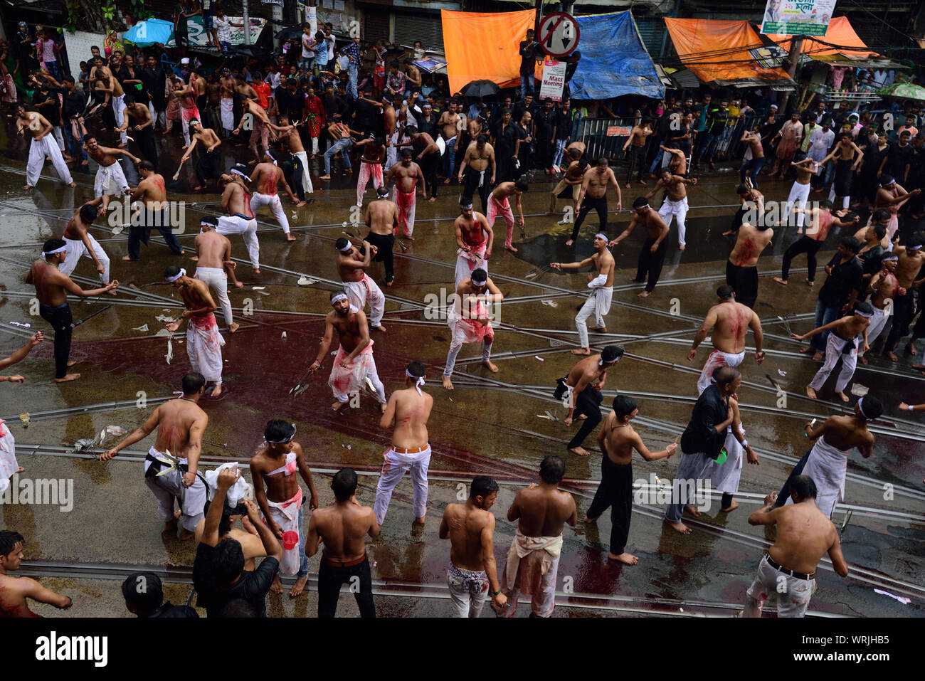 Kolkata, West Bengal, India. Decimo Sep, 2019. Musulmani indiani durante Muharram processione in Kolkata su 10/09/2019 Credit: Sumit Sanyal/ZUMA filo/Alamy Live News Foto Stock