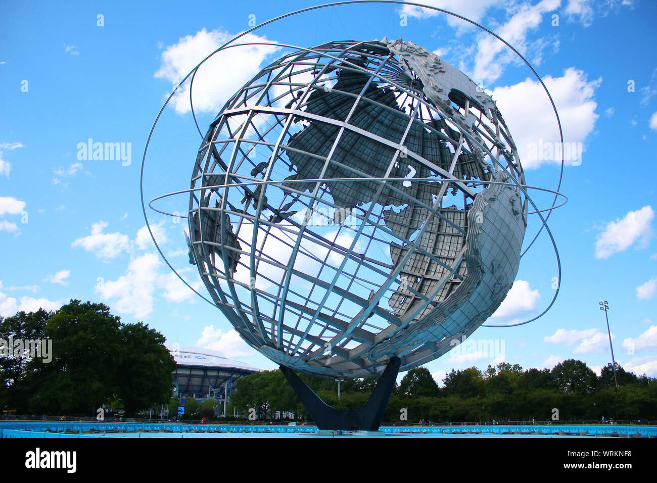 Unisfera è un acciaio inossidabile rappresentazione della terra, situato nel lavaggio Meadows-Corona Park, Queens su agosto 10th, 2019 a New York, Stati Uniti d'America. (Ph Foto Stock