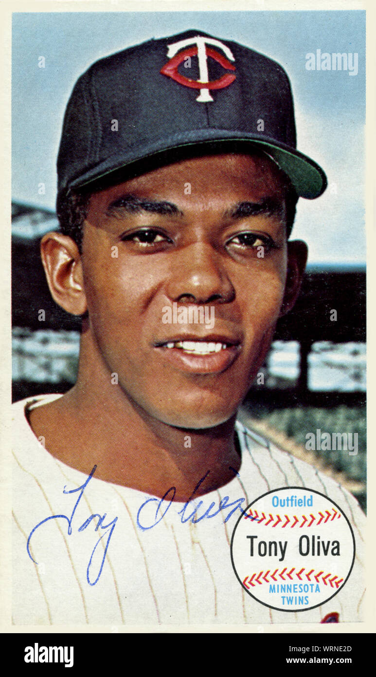 Firmato degli anni sessanta era scheda di baseball di star player Tony Oliva con i gemelli del Minnesota. Foto Stock