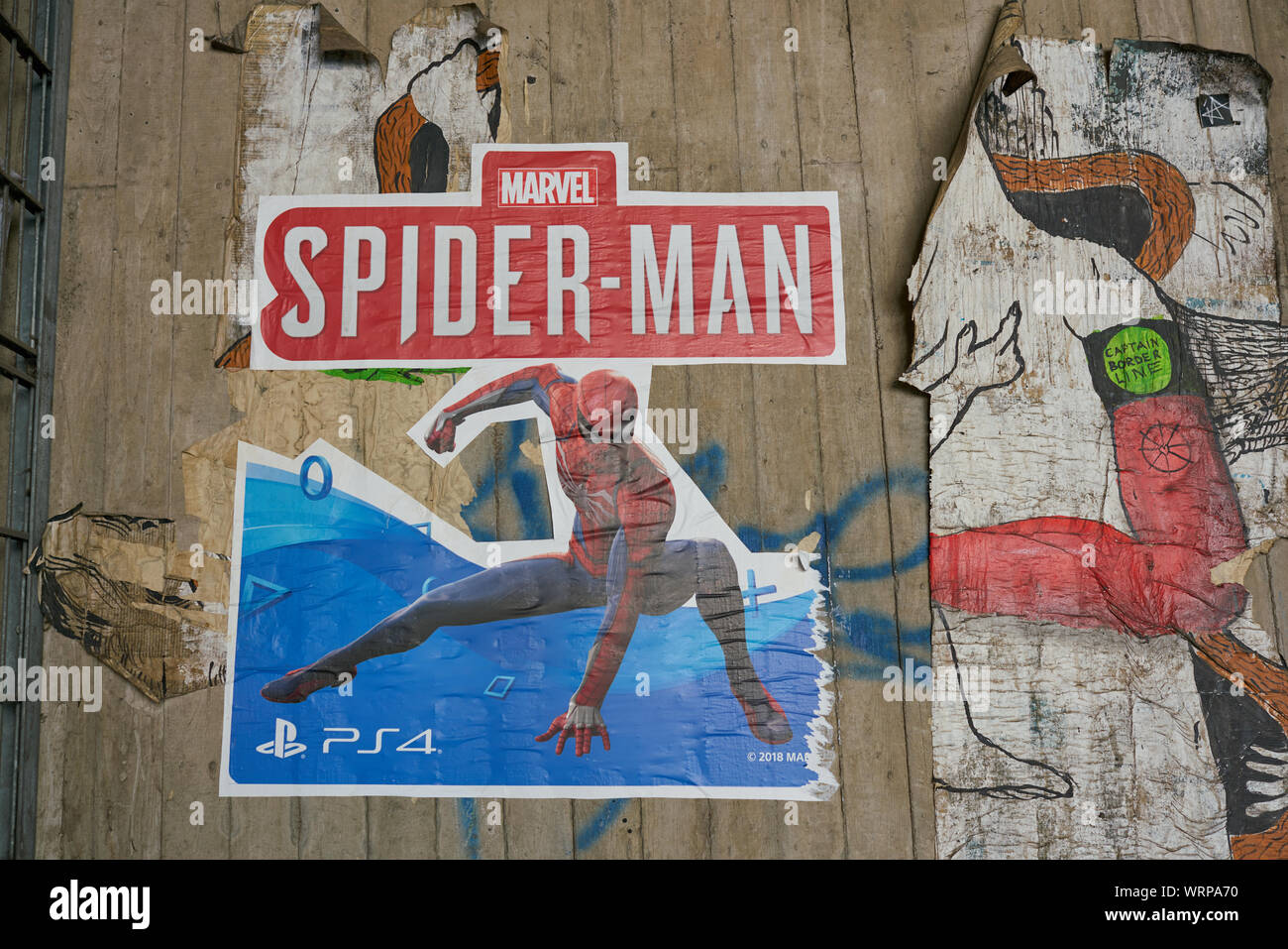 Colonia, Germania - circa settembre, 2018: PS4 - Marvel Spider-Man un adesivo su una parete in Colonia. Foto Stock