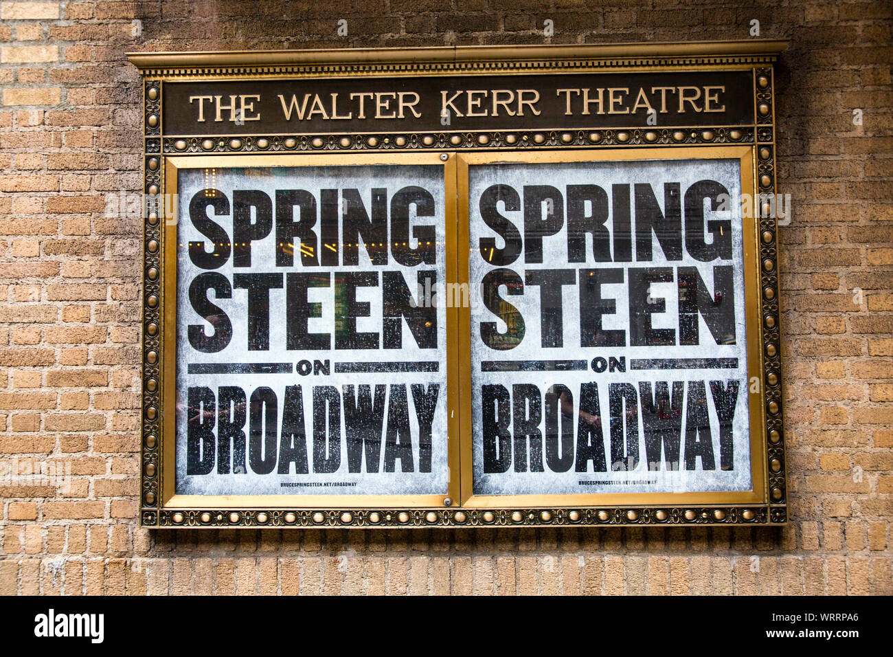 Giugno 11th, 2018: Pubblicità per Bruce Springsteen su Broadway presso la Walter Kerr Theatre, un teatro di Broadway in midtown Manhattan, a New York City Foto Stock