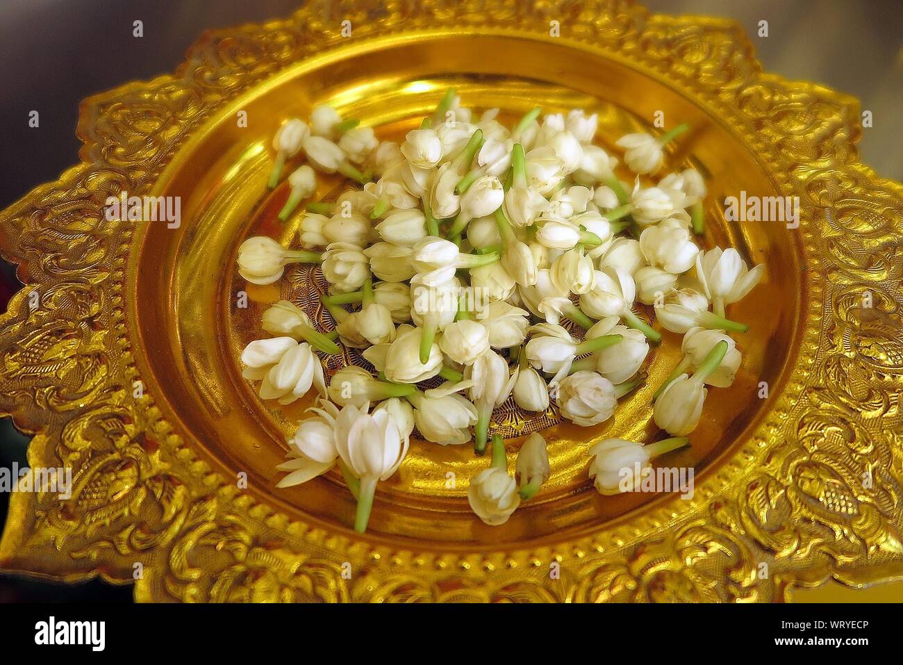 Fiori color oro immagini e fotografie stock ad alta risoluzione - Alamy