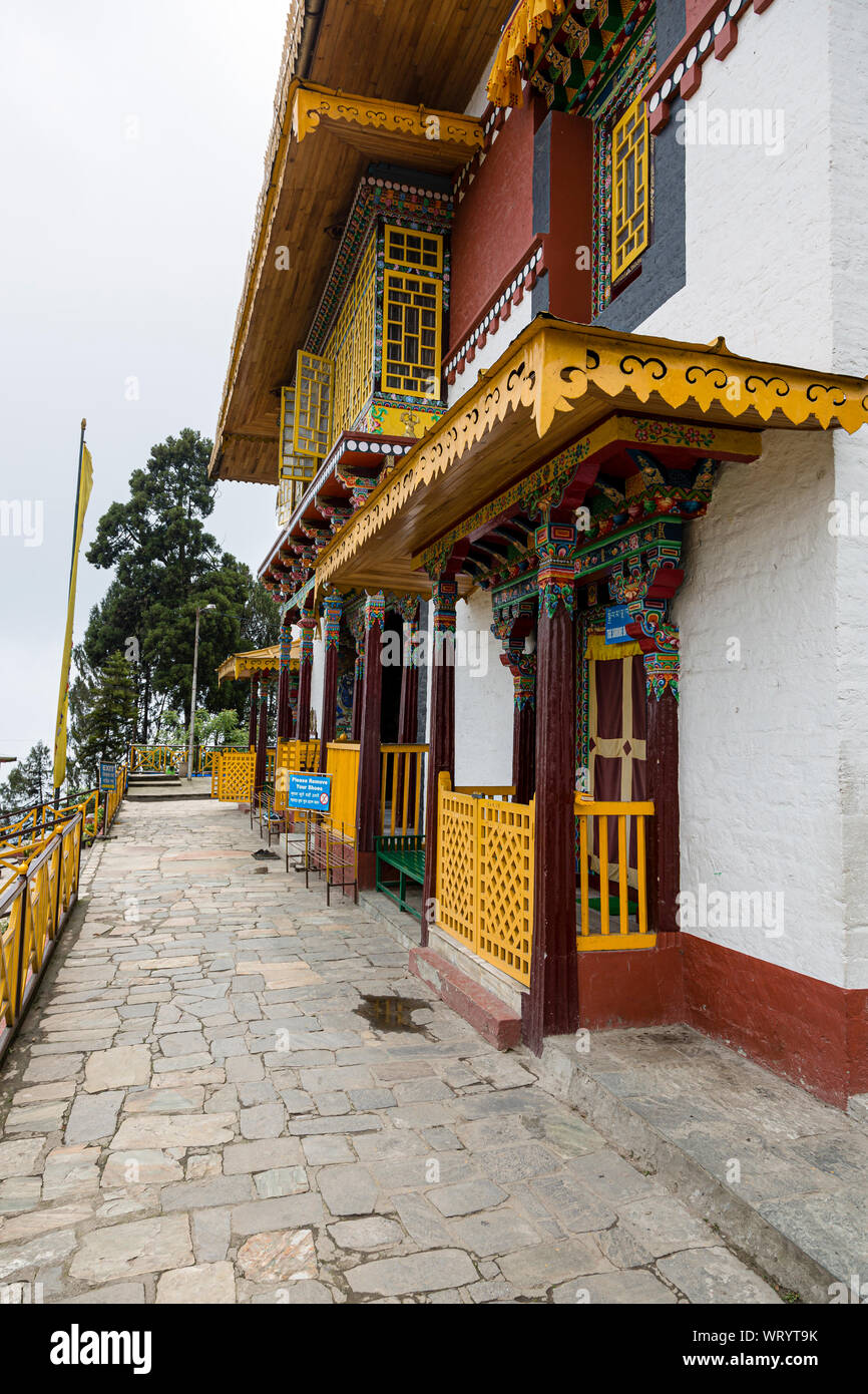 Vista laterale della facciata la pemmayangtse monastero nella città di ortografia nello stato del Sikkim in India Foto Stock