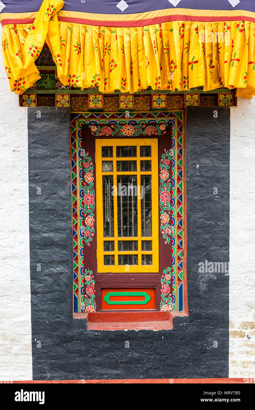 In prossimità di una allestita finestra in Pemmayangtse monastero nella città di ortografia nello stato del Sikkim in India Foto Stock