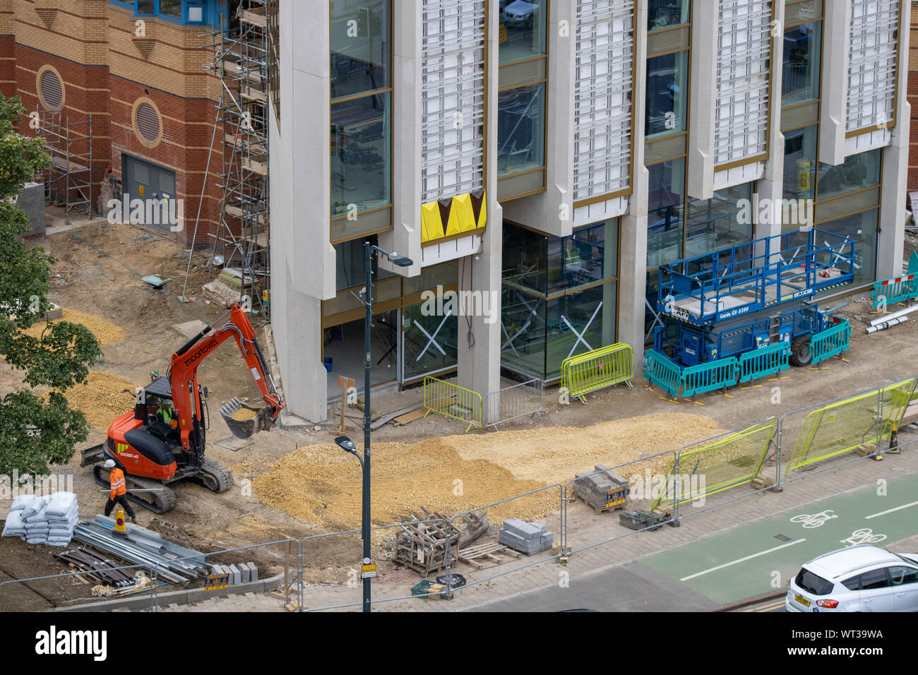 Leeds Centre 18 Luglio 2019: Lavori in corso sul Leeds Play House Theatre situato nel centro cittadino di Leeds mostra lavori in corso su Foto Stock