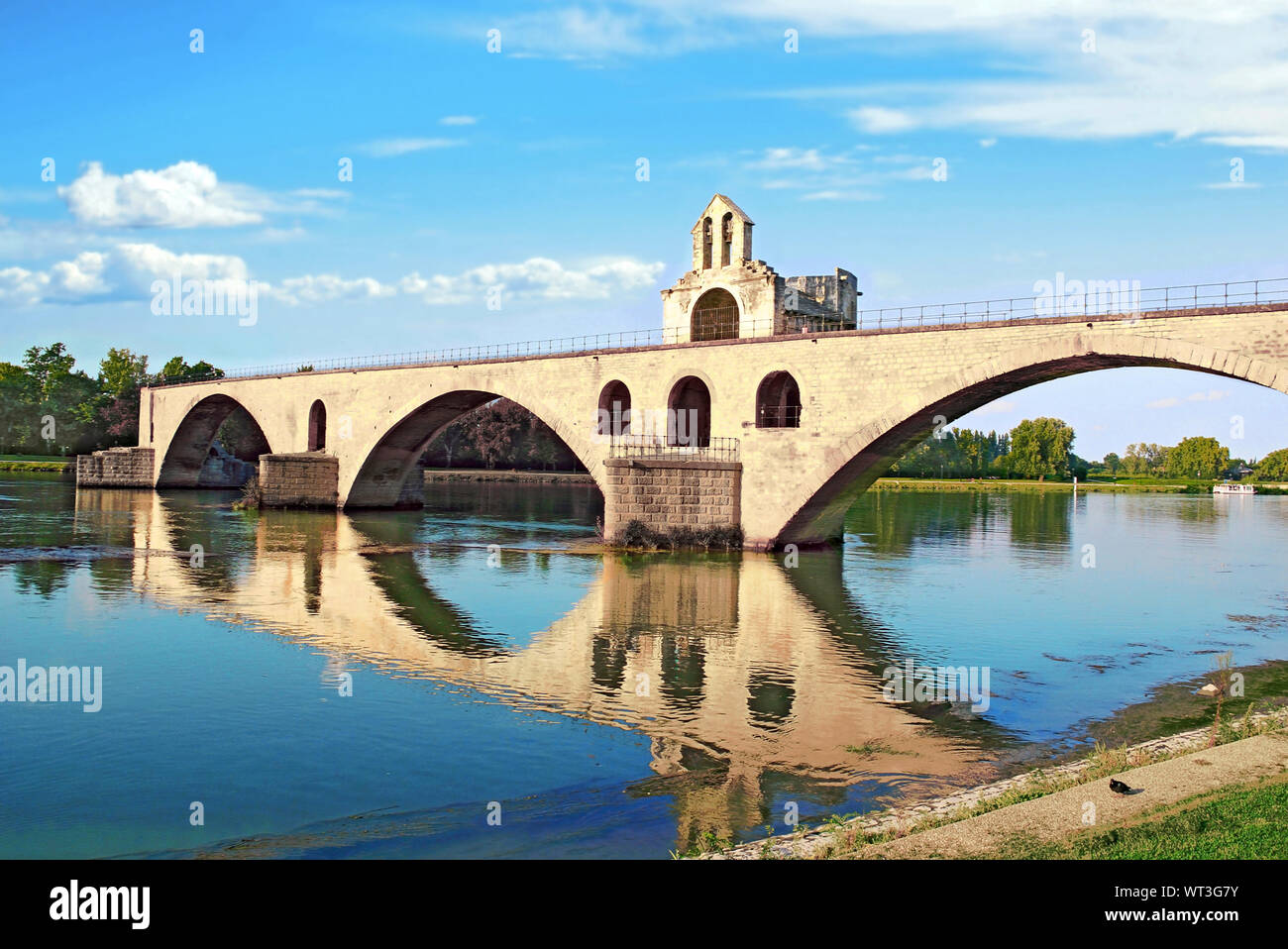 Il ponte Saint-Benezet sul Rhone . Avignone . Provenza.Francia. Foto Stock