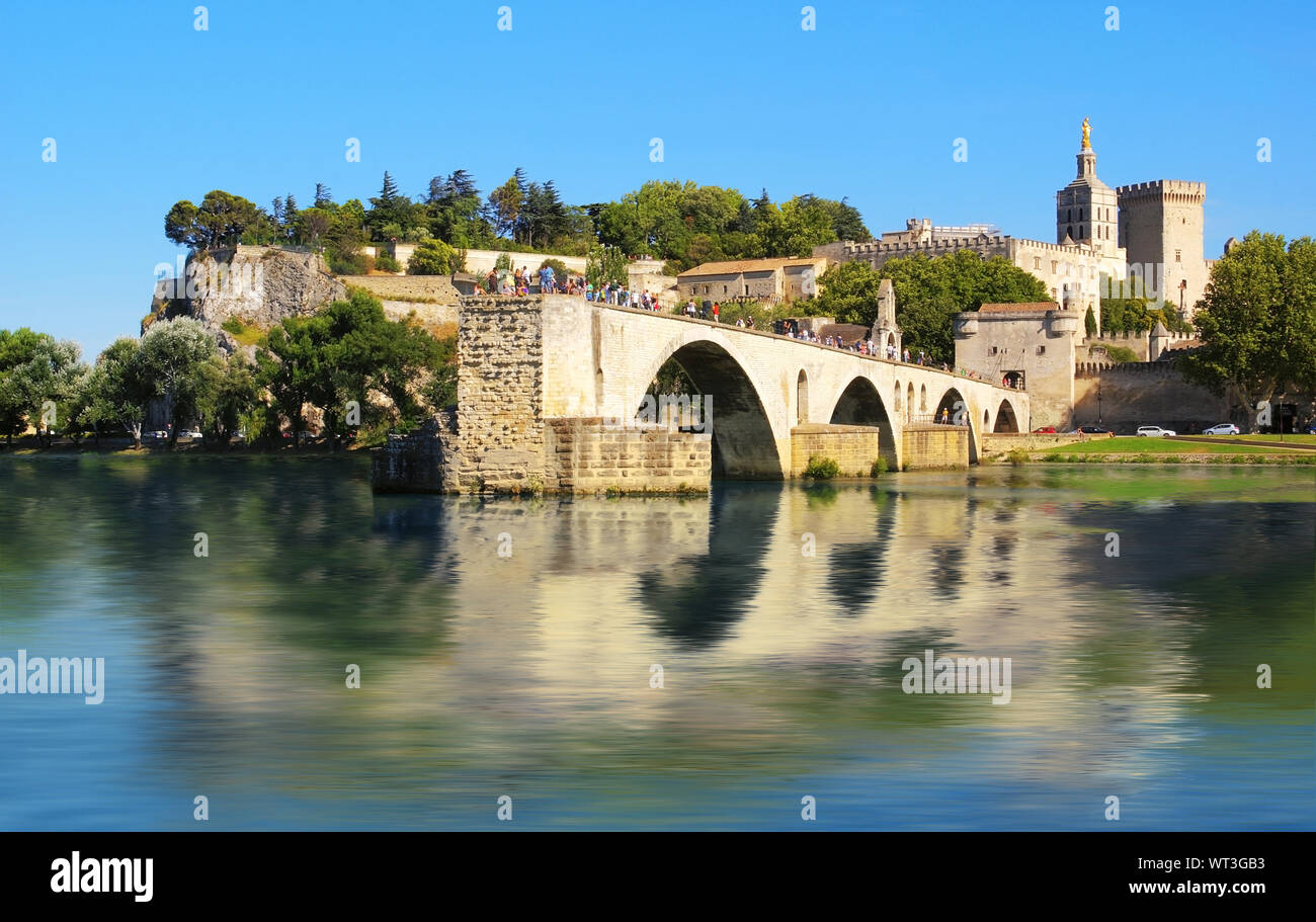 Il ponte Saint-Benezet sul Rhone . Avignone . Provenza.Francia. Foto Stock