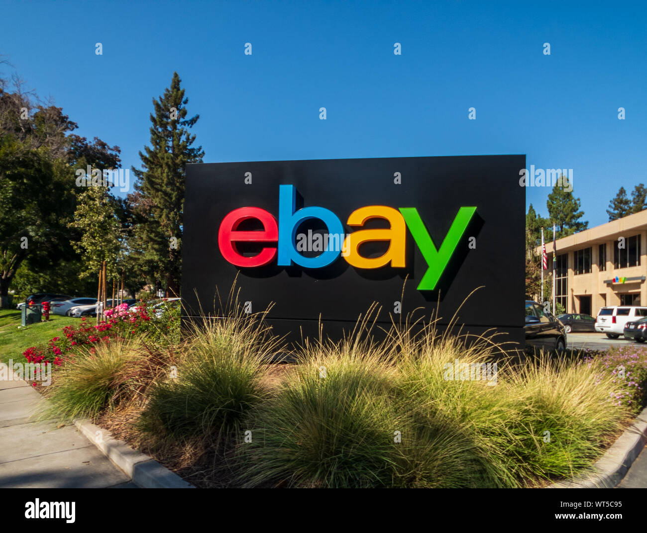 San Jose, Stati Uniti d'America - 10 Settembre 2018: Ebay logo all'aperto presso la sede centrale della società nella valle di silicone Foto Stock