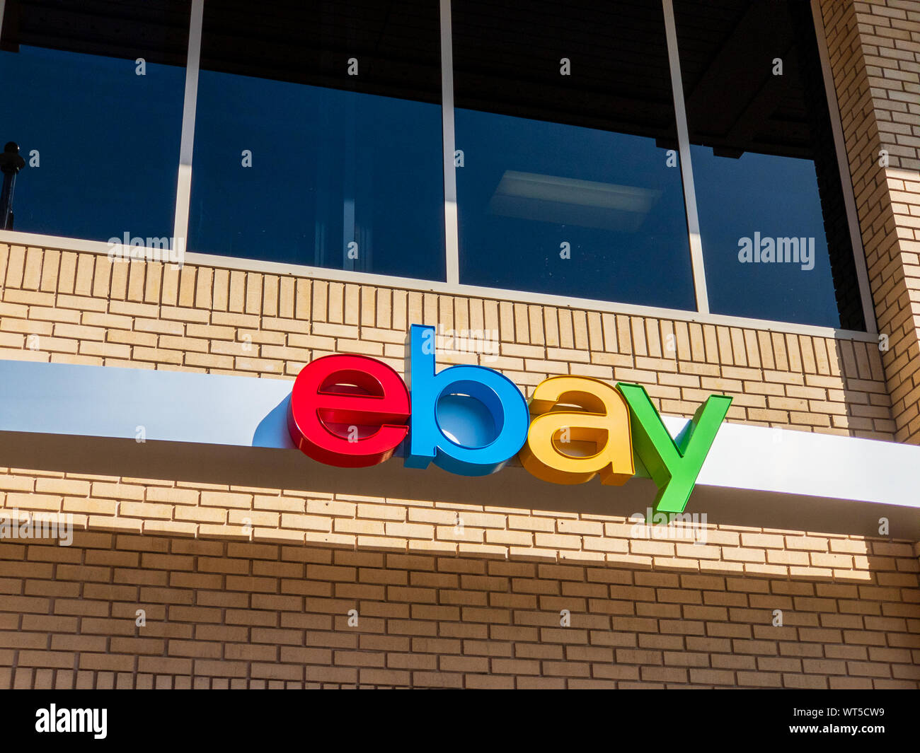 San Jose, Stati Uniti d'America - 10 Settembre 2018: Ebay logo all'aperto presso la sede centrale della società nella valle di silicone Foto Stock