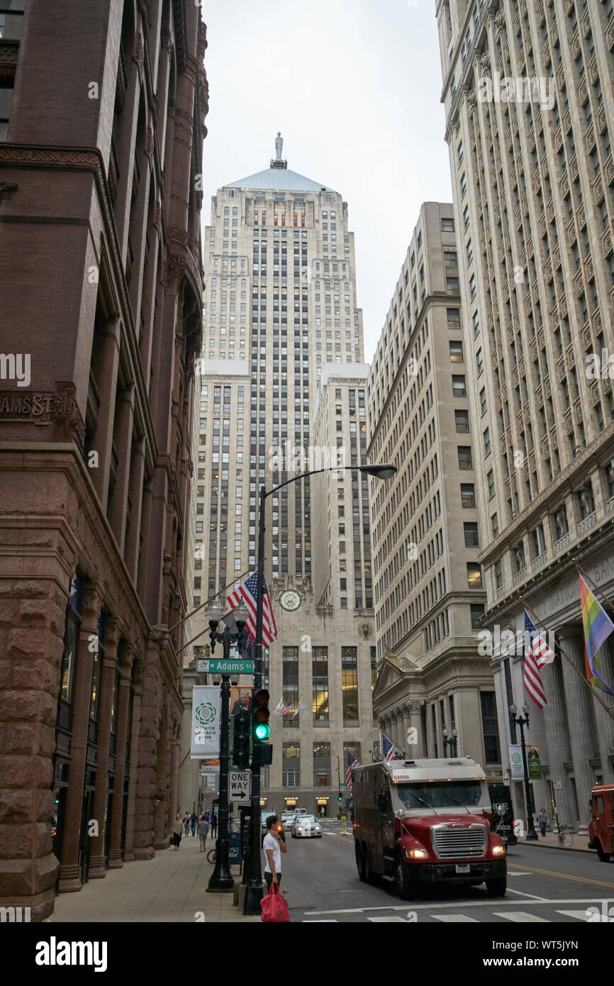 Lasalle Street canyon guardando verso il Chicago Board of Trade building Chicago Illinois USA Foto Stock