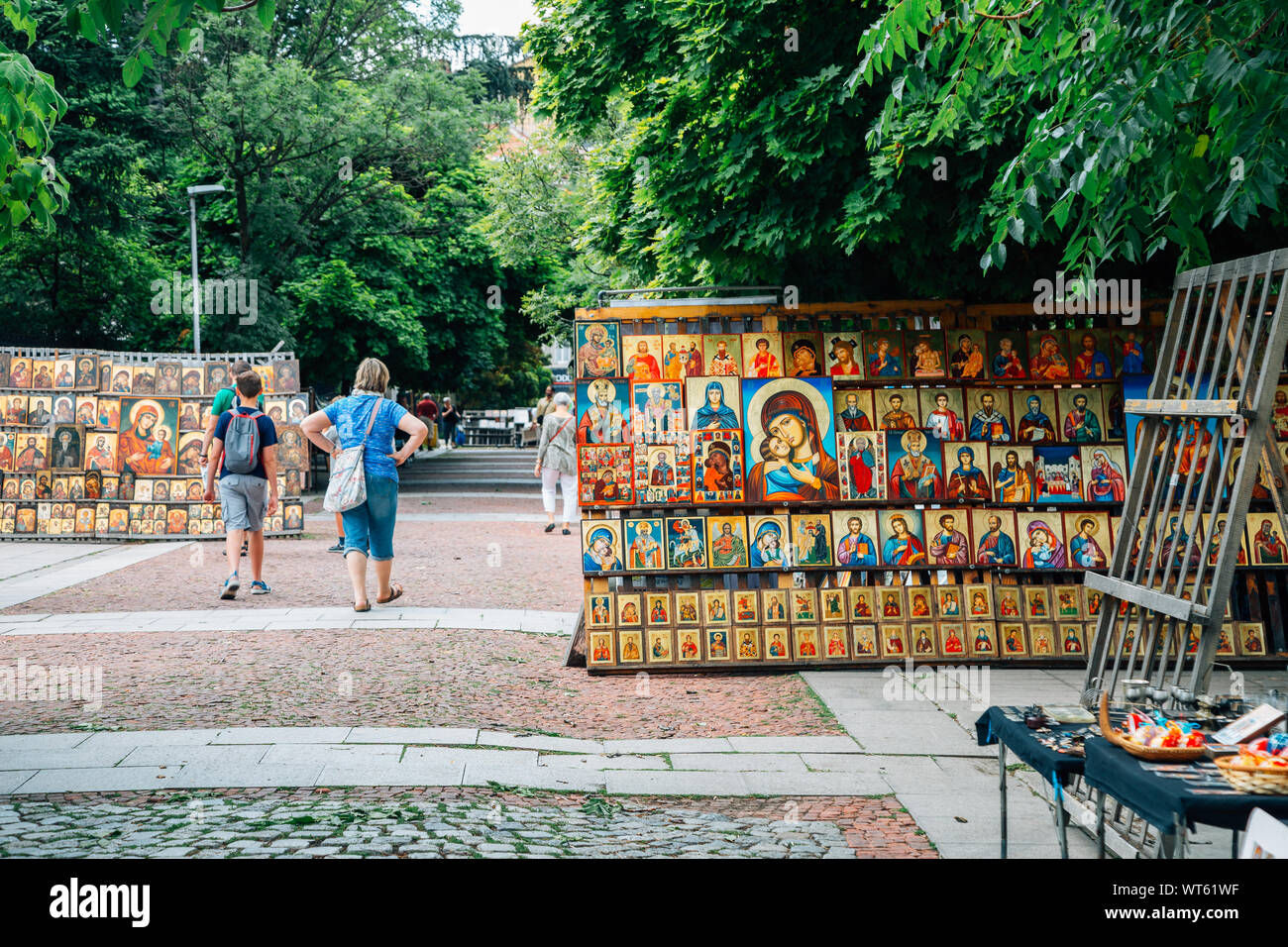 Sofia, Bulgaria - 4 Agosto 2019 : Alexander Nevsky Cathedral Square market Foto Stock