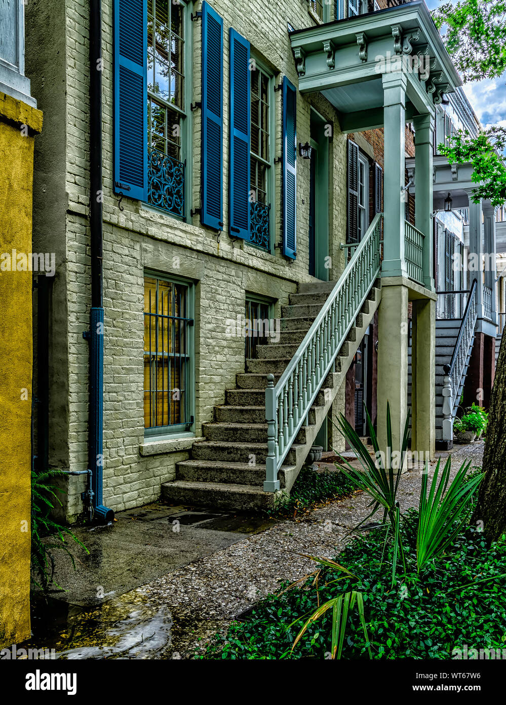 W. Taylor Street a sud del Quartiere Storico di Savannah, Georgia Foto Stock