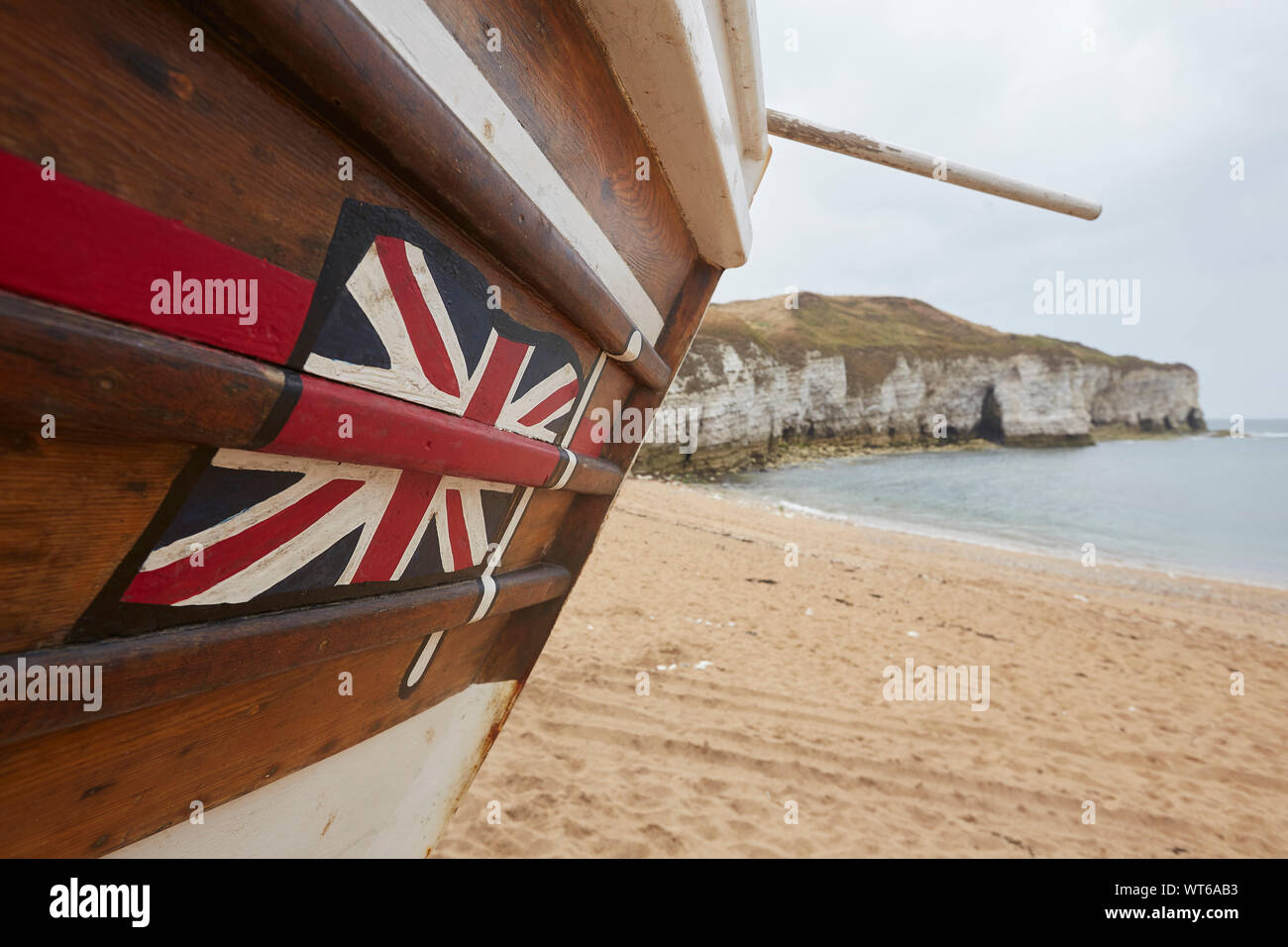 Unione Jack dipinta su coble barca da pesca, Nord sbarco, Flamborough, East Yorkshire, Regno Unito Foto Stock