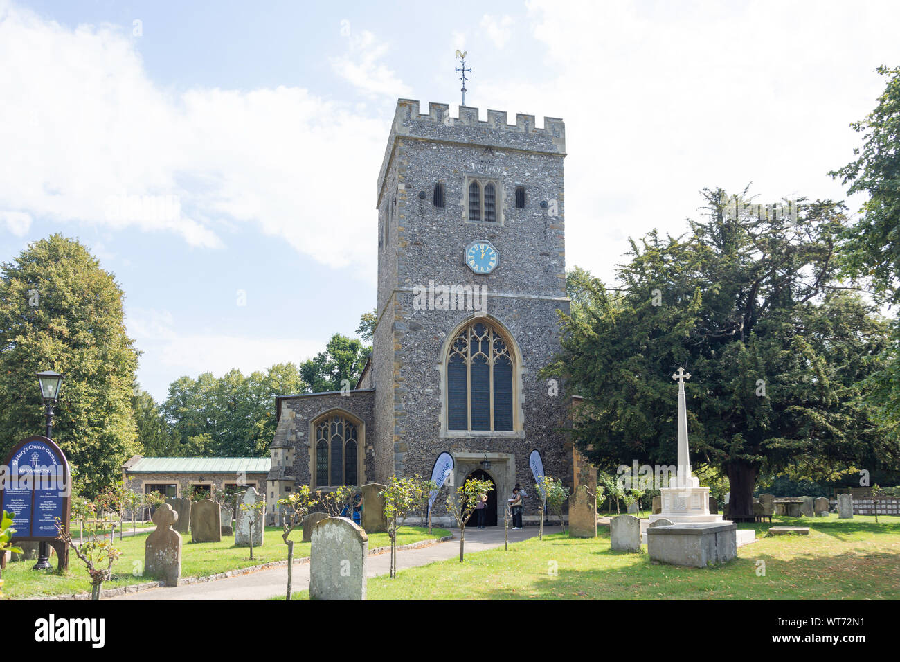 Chiesa di Santa Maria, villaggio Road, Denham, Buckinghamshire, Inghilterra, Regno Unito Foto Stock