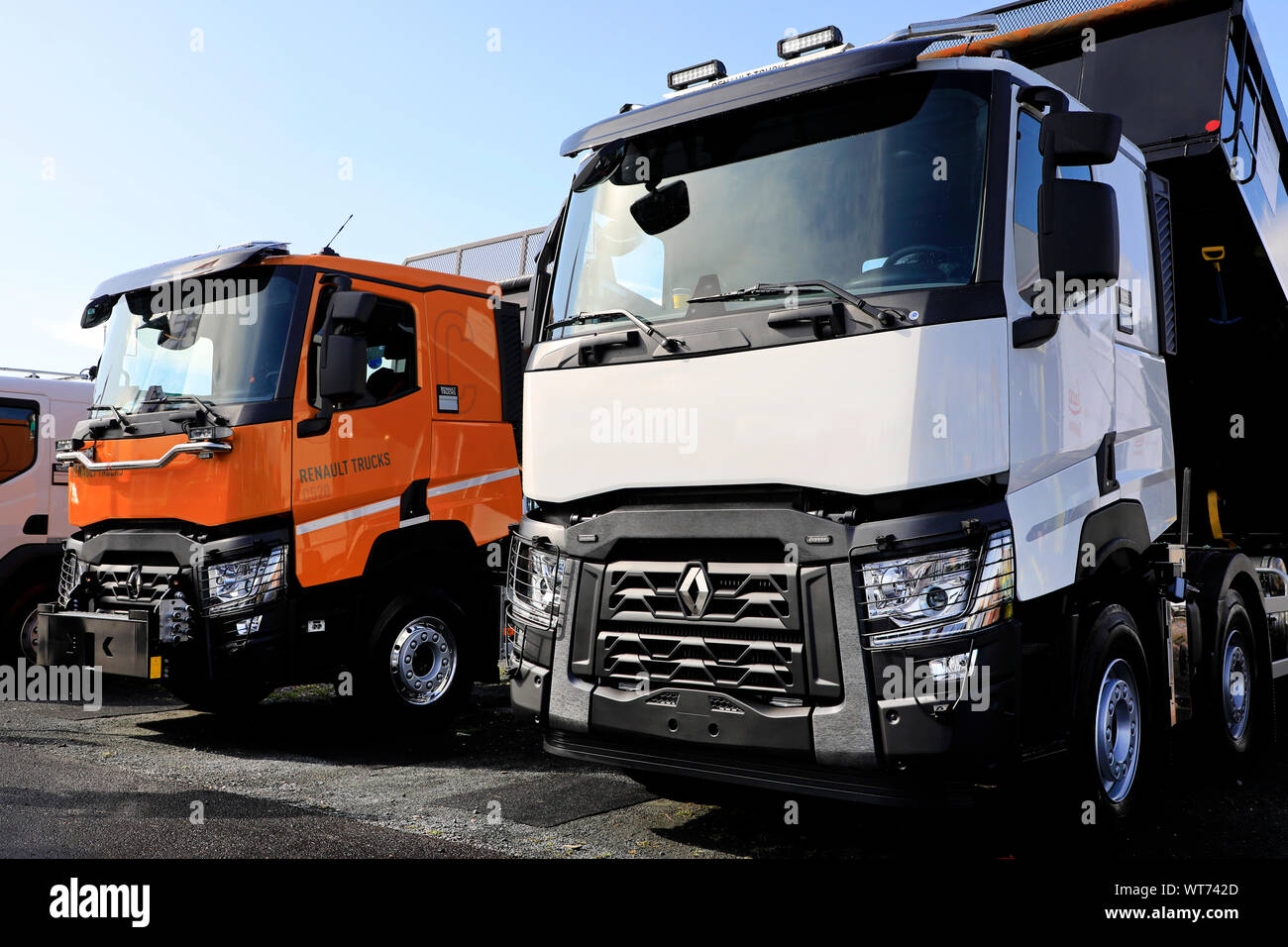 Hyvinkaa, Finlandia. Il 6 settembre 2019. Renault Trucks C520 multi assale heavy duty camion ribaltabile per macchine movimento terra e macchine da costruzione Maxpo su 2019. Foto Stock