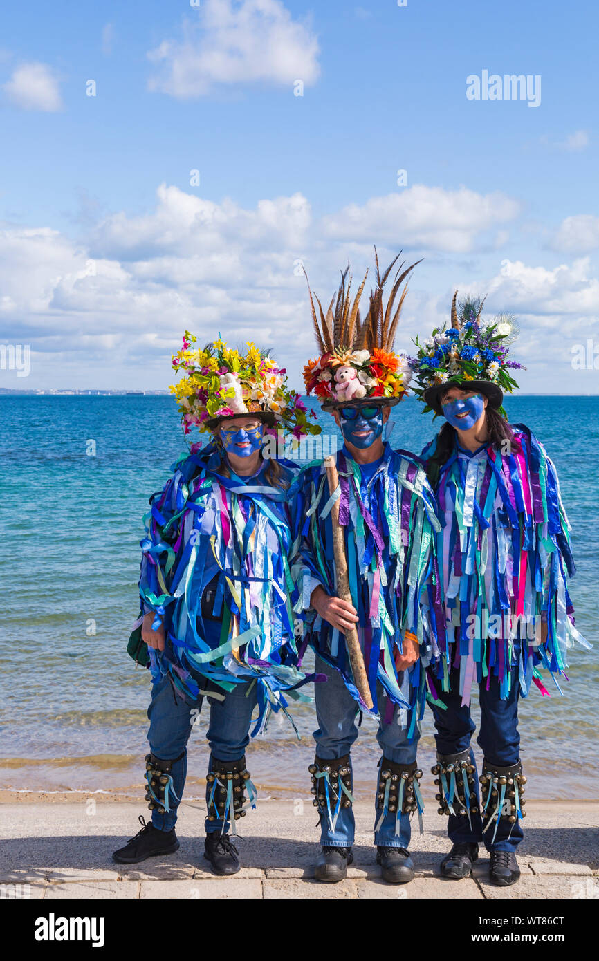 Morris ballerini, membri del confine di Exmoor Morris, Morris ballerina a Swanage Folk Festival, Swanage, Dorset Regno Unito nel mese di settembre Foto Stock