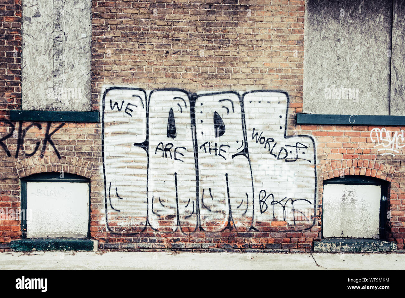 Frammento di una facciata di una casa abbandonata nella città di Detroit, Michigan Foto Stock